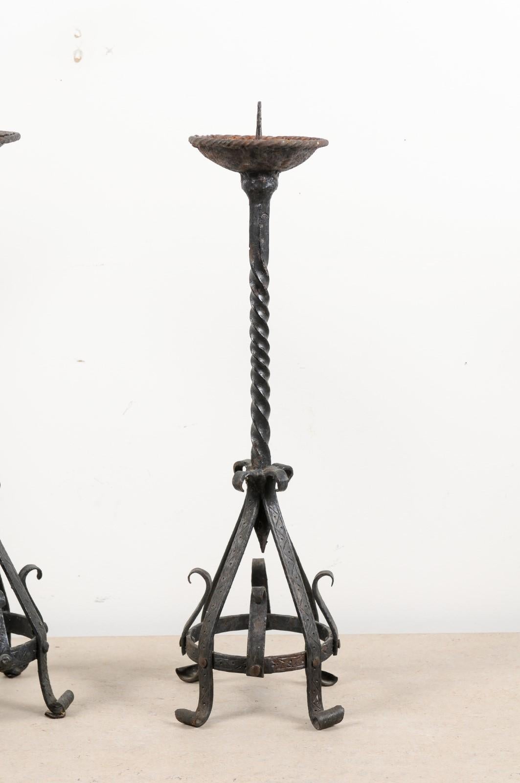 Pair of English 19th Century Iron Candlesticks with Twisted and Scrolled Motifs For Sale 2