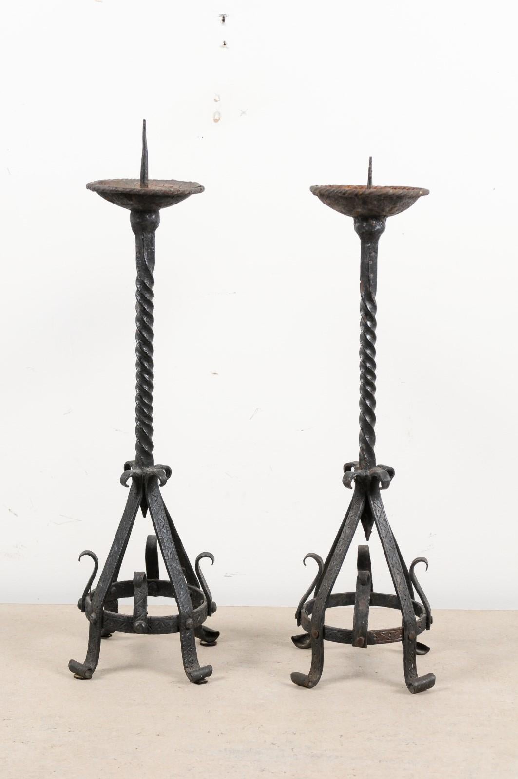 Pair of English 19th Century Iron Candlesticks with Twisted and Scrolled Motifs For Sale 5