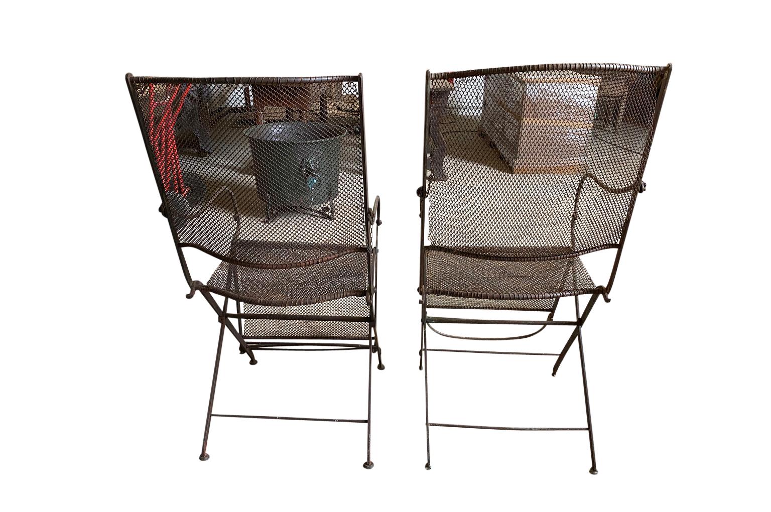 Pair of English 19th Century Iron Garden Chairs For Sale 1