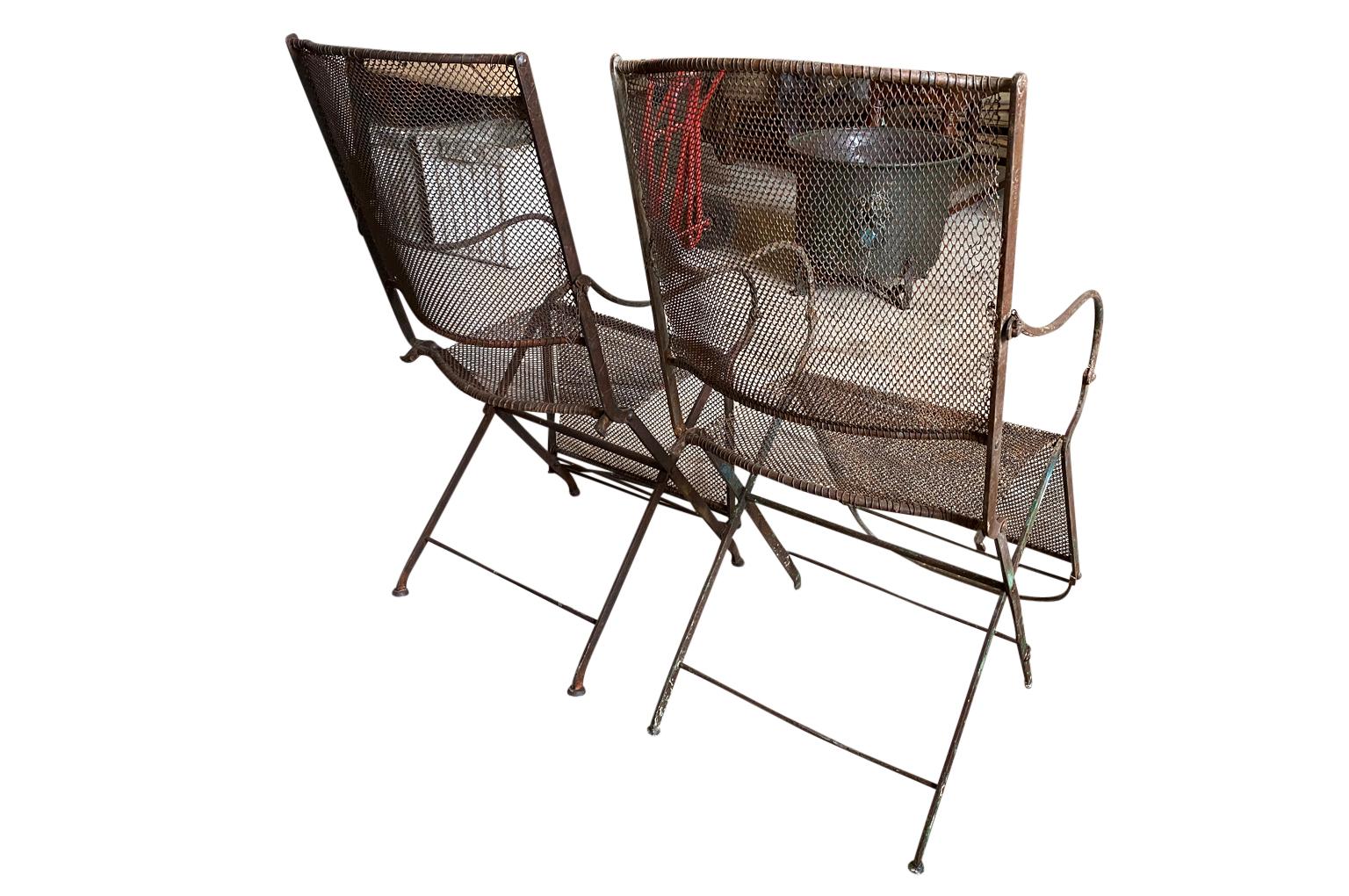 Pair of English 19th Century Iron Garden Chairs For Sale 2