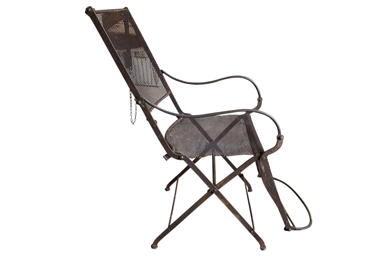 Paire de chaises de jardin anglaises en fer du 19ème siècle en vente 2