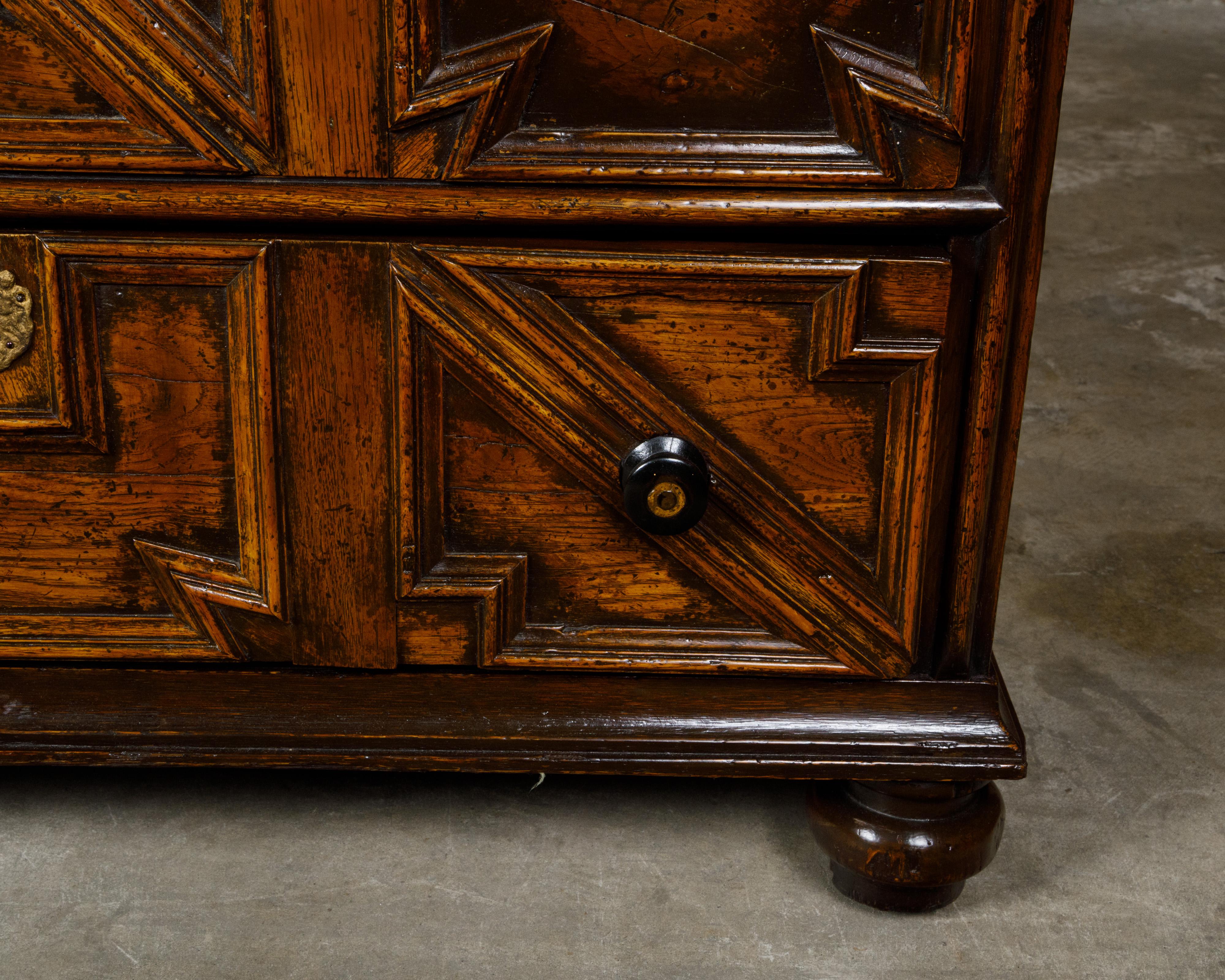 Pair of English 19th Century Oak Geometric Front Four-Drawer Carved Chests For Sale 9