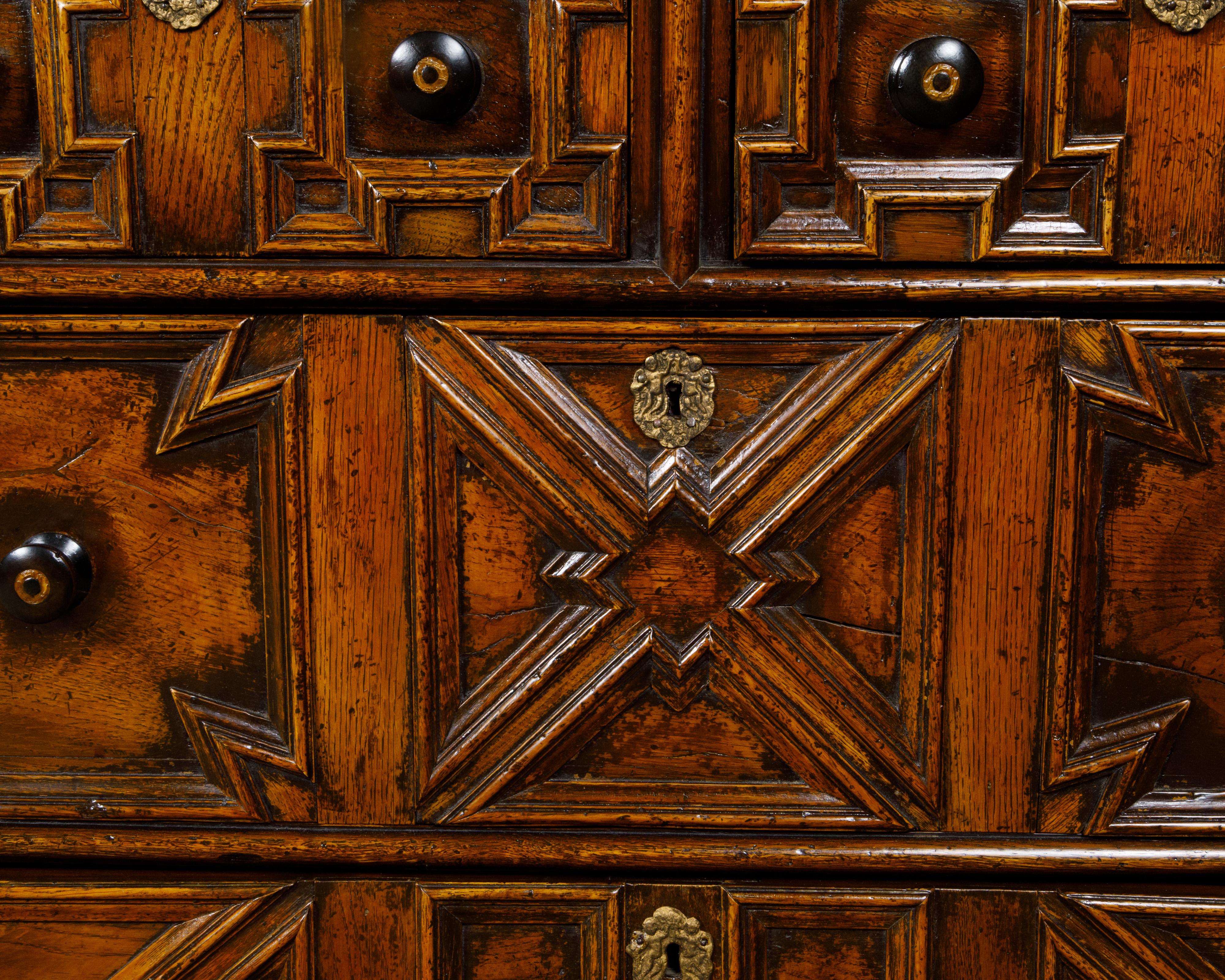 Pair of English 19th Century Oak Geometric Front Four-Drawer Carved Chests For Sale 10
