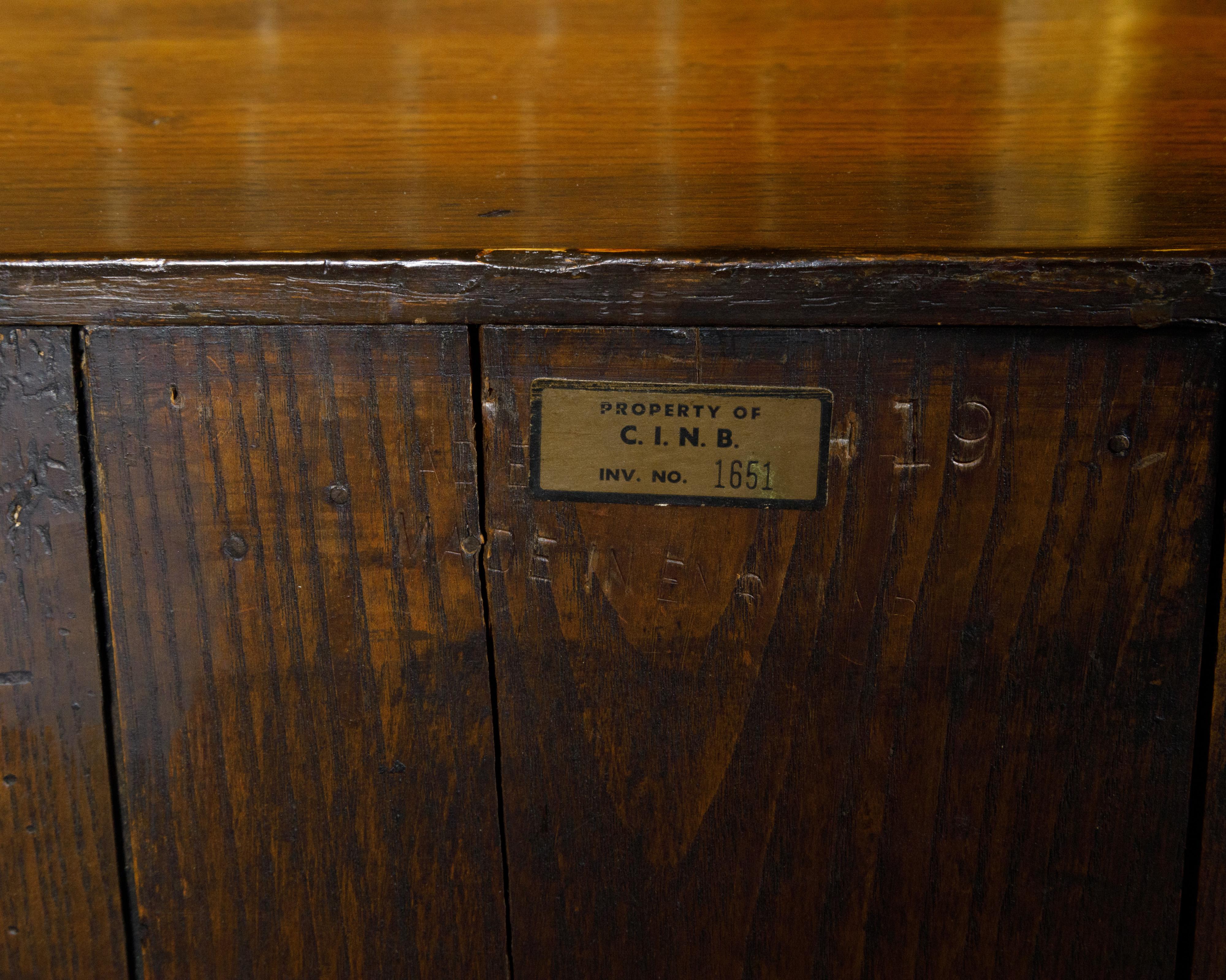 Pair of English 19th Century Oak Geometric Front Four-Drawer Carved Chests For Sale 2