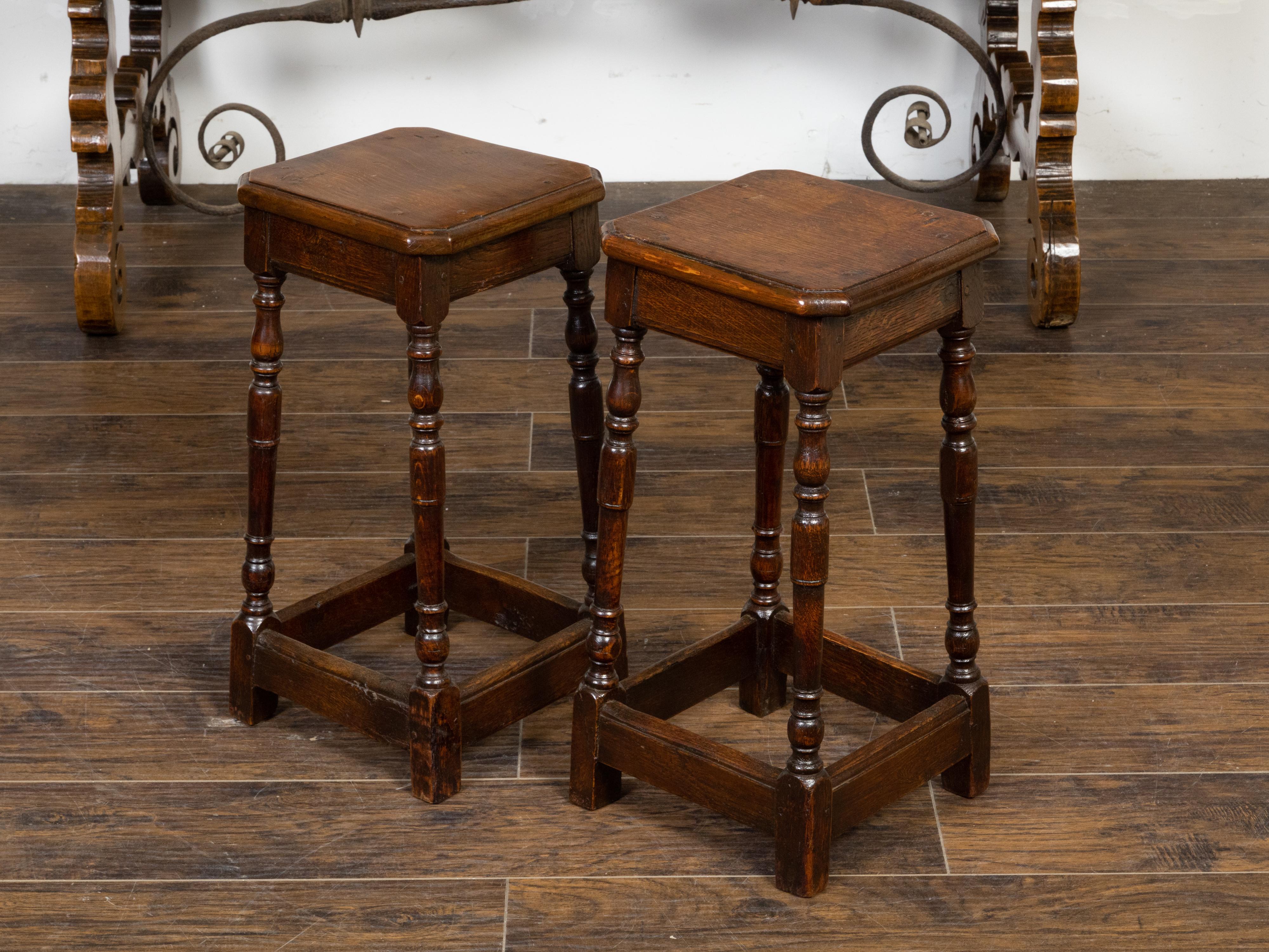 Pair of English 19th Century Oak Joint Stools with Turned Legs and Stretchers In Good Condition In Atlanta, GA