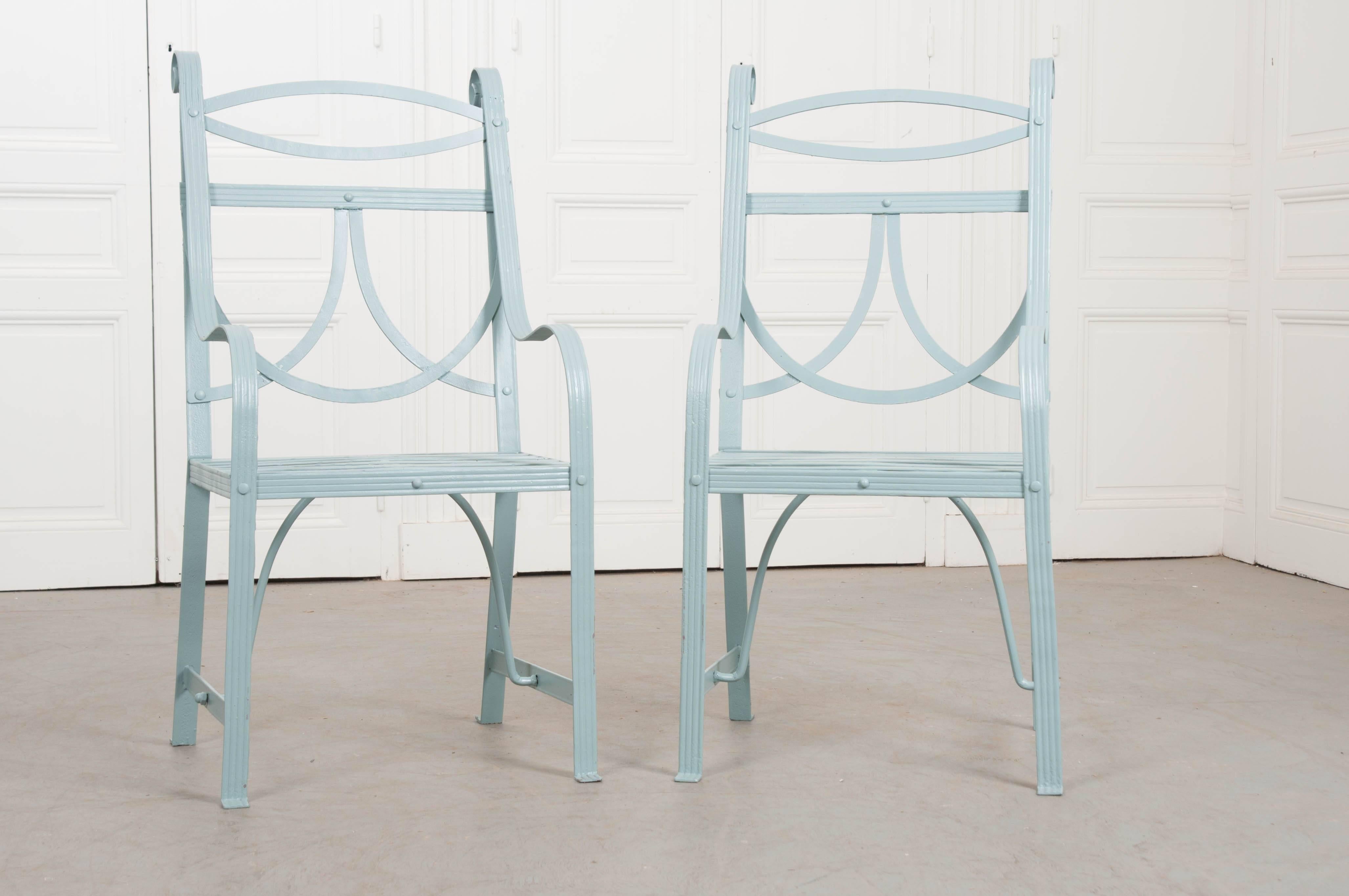 Pair of English 19th Century Painted Regency Garden Chairs In Good Condition In Baton Rouge, LA