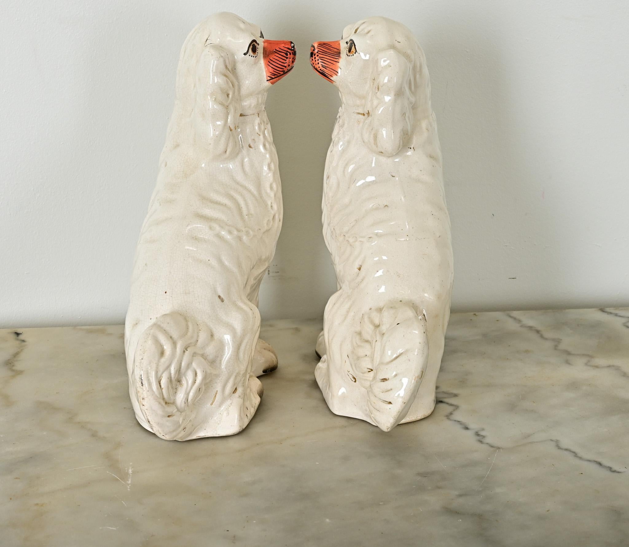 Pair of English 19th Century Staffordshire Spaniels In Good Condition For Sale In Baton Rouge, LA