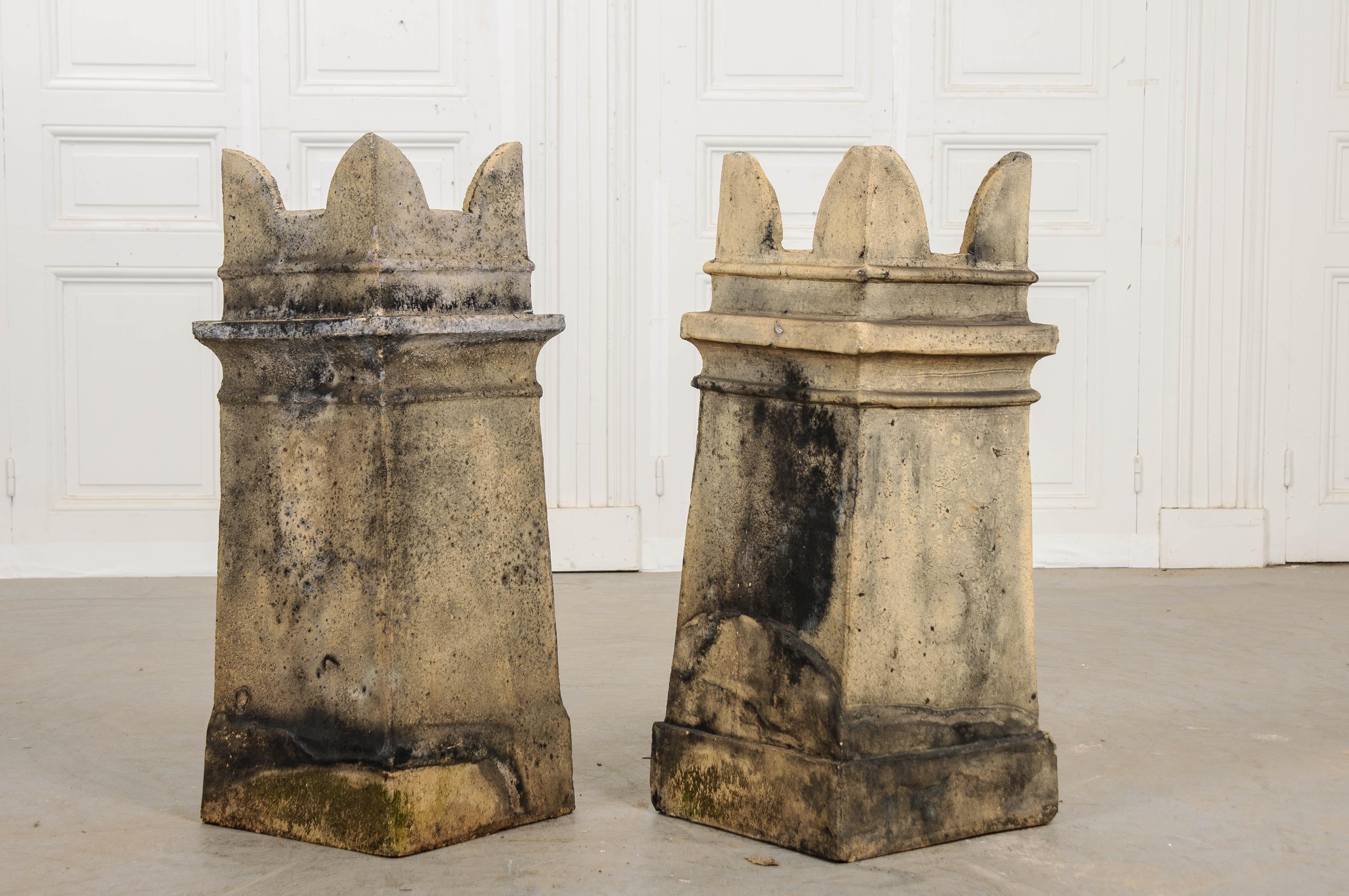 Pair of English 19th Century Terracotta Chimney Pots In Good Condition In Baton Rouge, LA
