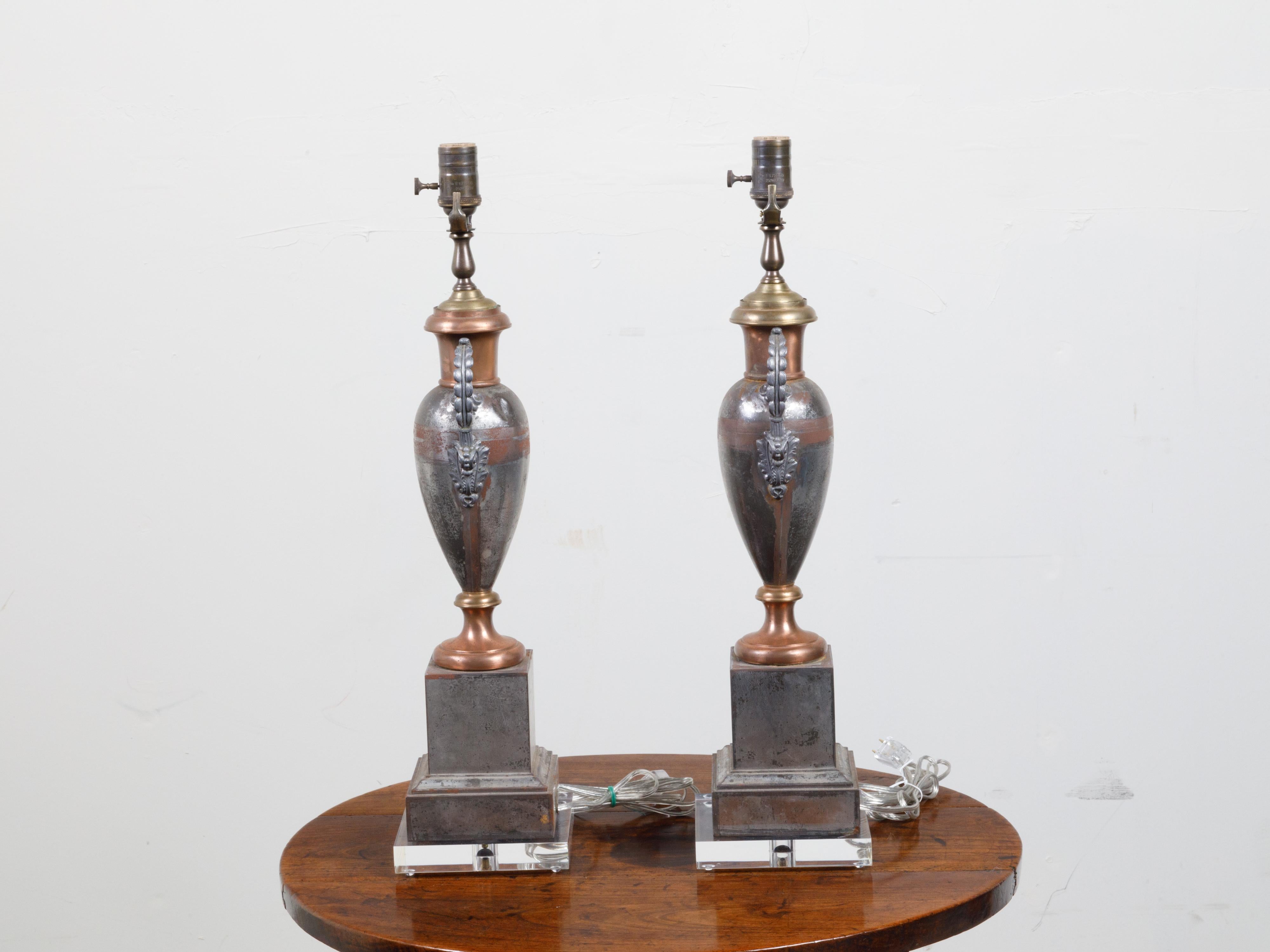 Pair of English 19th Century Tôle Amphorae Shaped Table Lamps on Lucite Bases For Sale 6