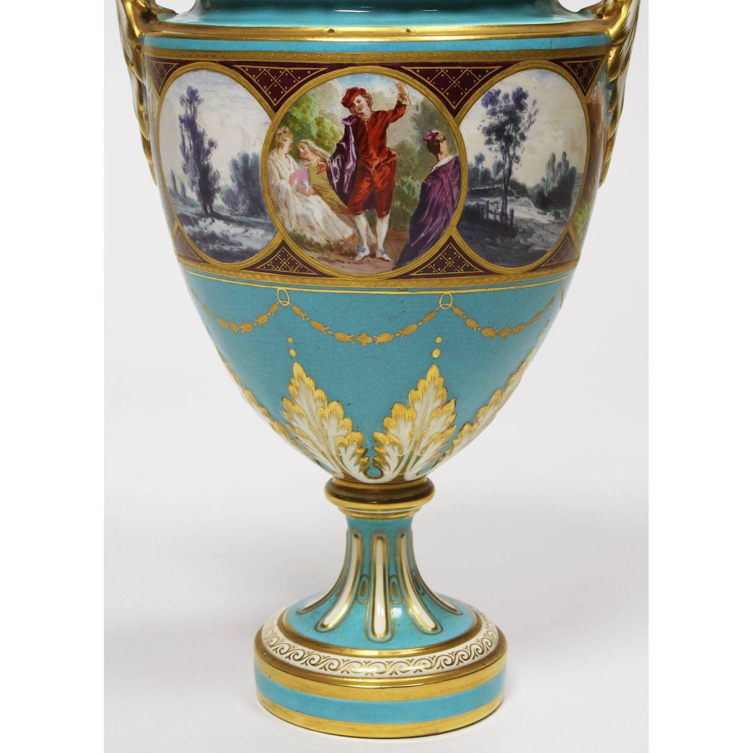 Vernissé Paire de Vases Anglais du 19ème Siècle en Porcelaine Turquoise avec Peinture de Fond par Minton en vente