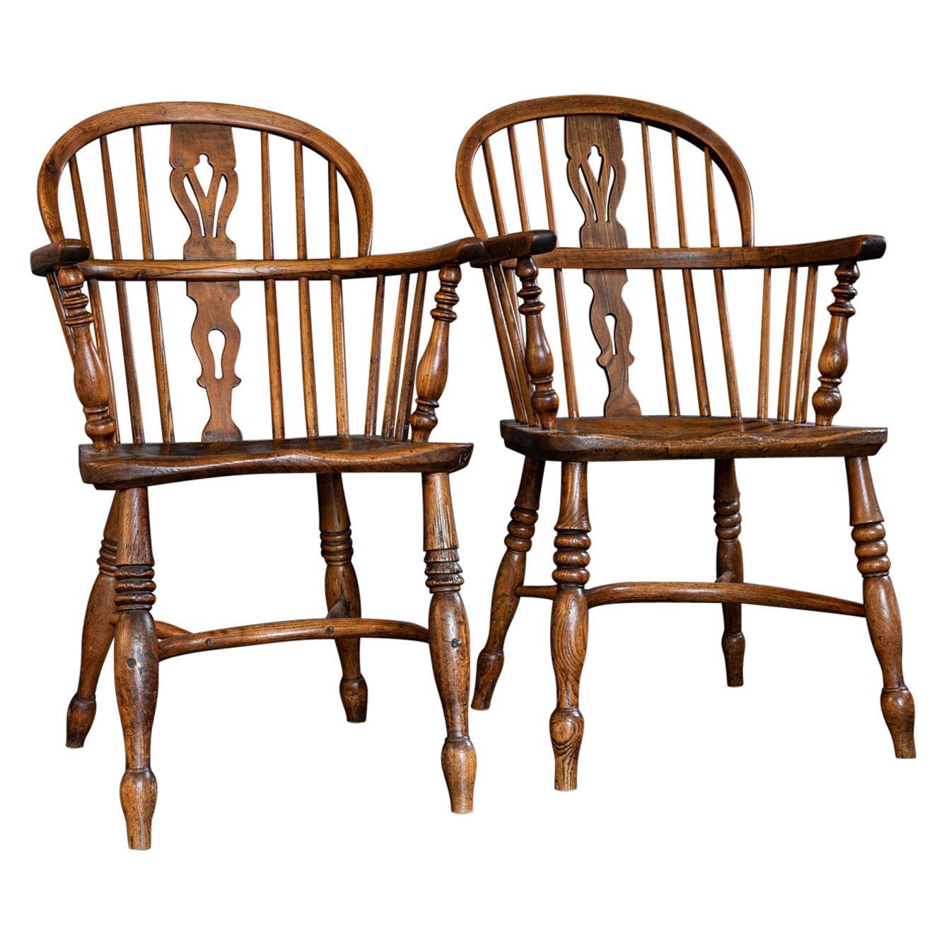 Paar englische Windsor-Stühle des 19. Jahrhunderts