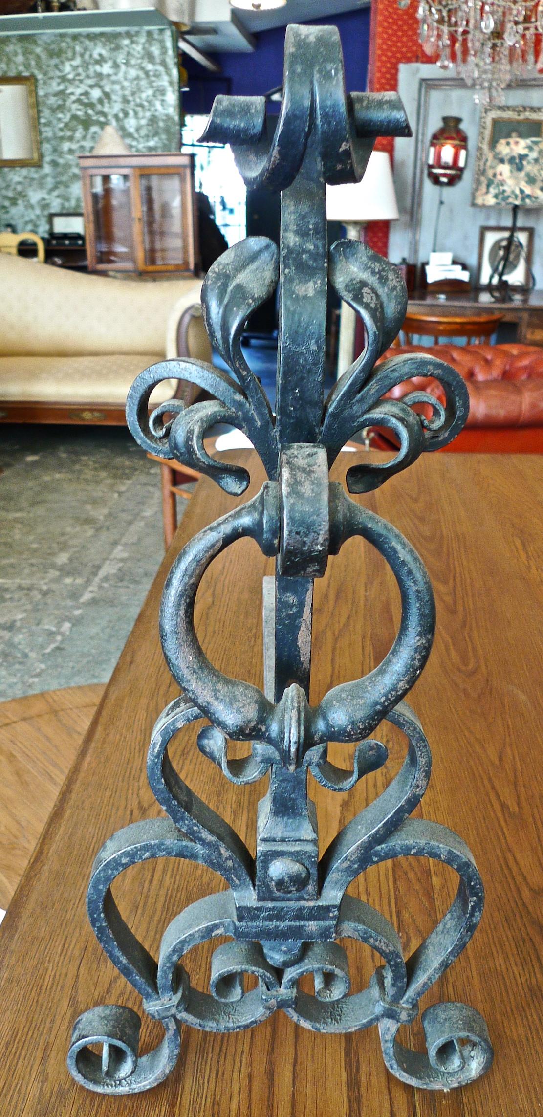Pair of English 19th Century Wrought Iron Hand Forged Andirons In Distressed Condition For Sale In Santa Monica, CA