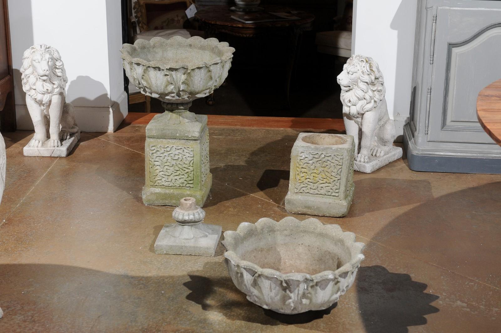 Pair of English 20th Century Stone Urns on Pedestals with Acanthus Leaf Motifs For Sale 8