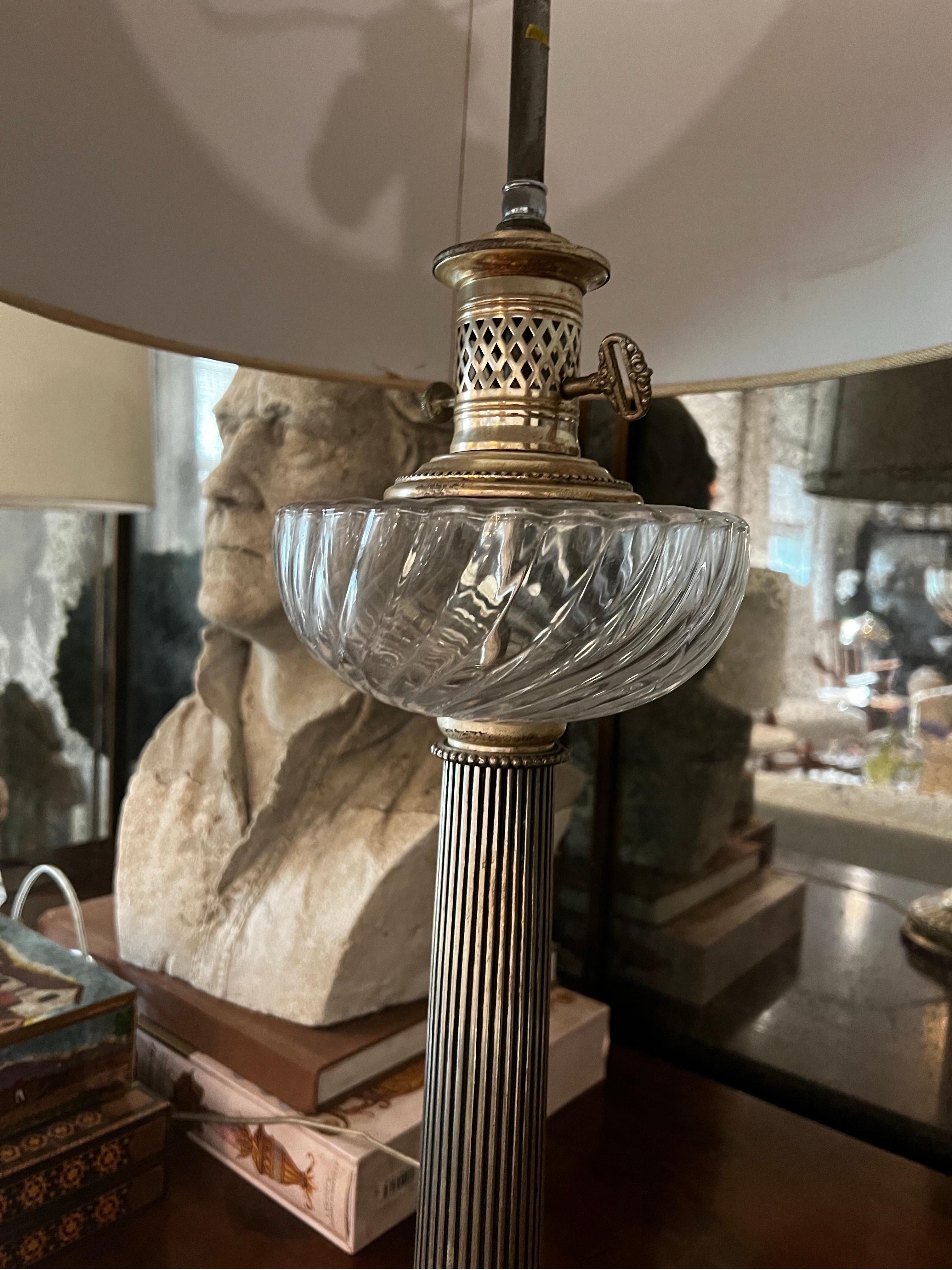 Paire de lampes de table anglaises Adam à colonne Empire plaqué argent en vente 4