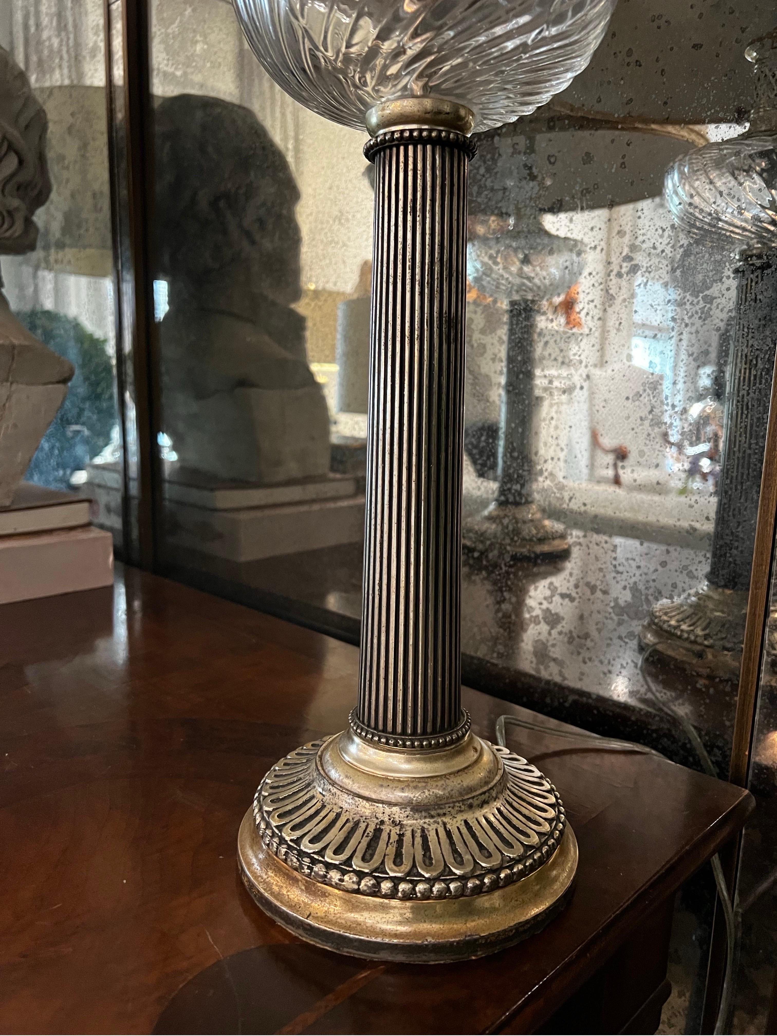 Paar englische Adams Silver Plated Empire Säulen-Tischlampen im Angebot 2