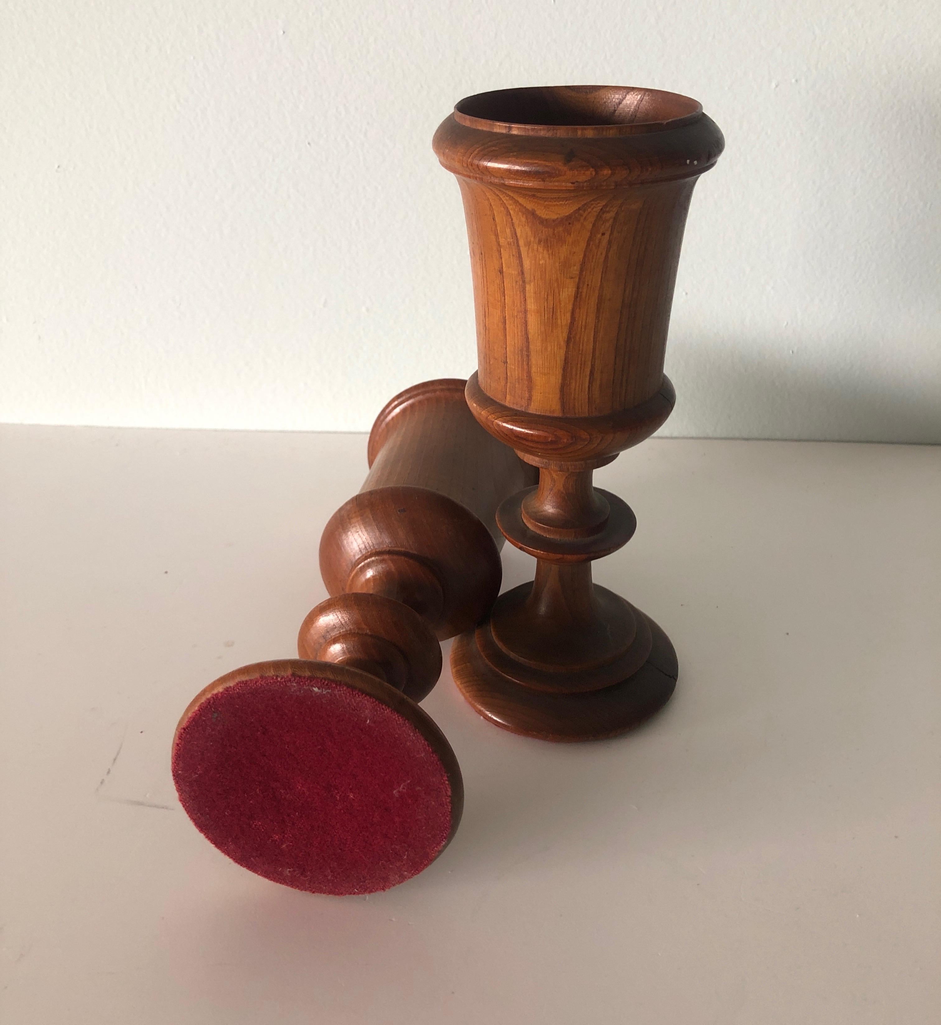 Pair of English Antique Wooden Cups In Good Condition In Oakland Park, FL