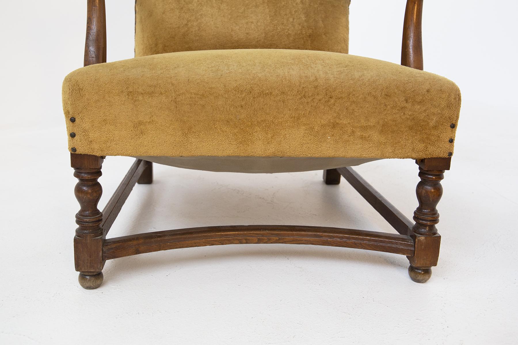 Pair of English Armchairs in Velvet and Walnut Wood  For Sale 6