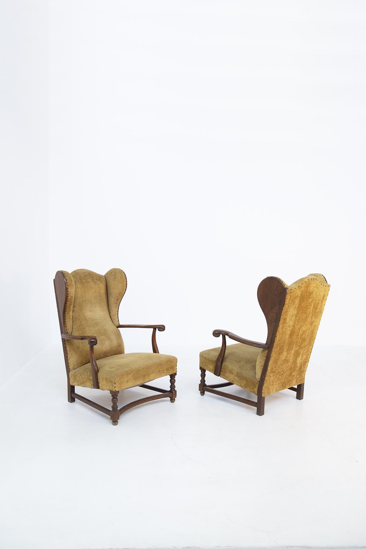 Pair of English Armchairs in Velvet and Walnut Wood  For Sale 8