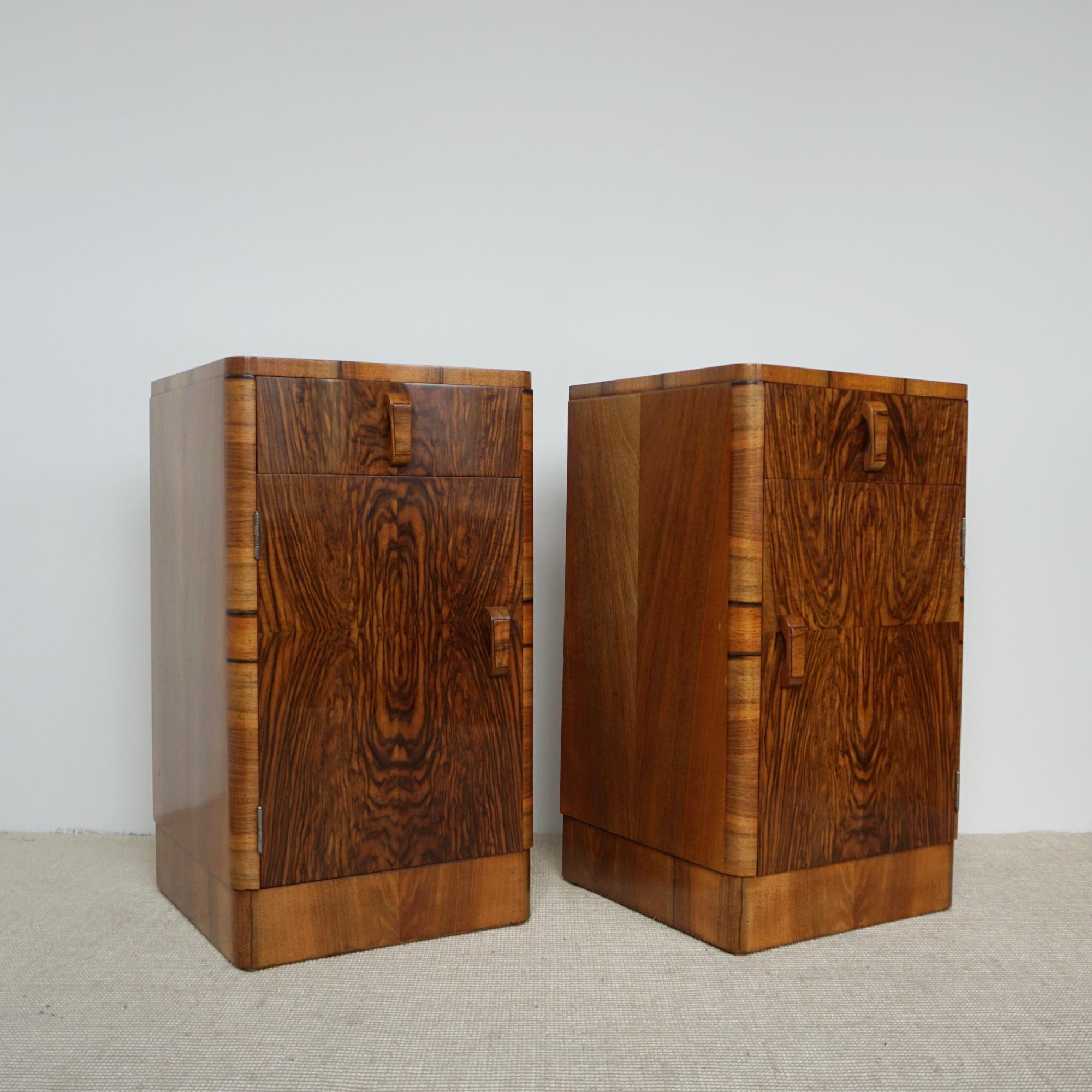 Mid-20th Century Pair of English Art Deco Burr Walnut Bedside Cabinets 