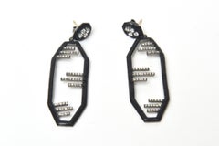 Pendientes Colgantes Art Decó Ingleses de Esmalte Negro, Diamantes y Plata de Ley