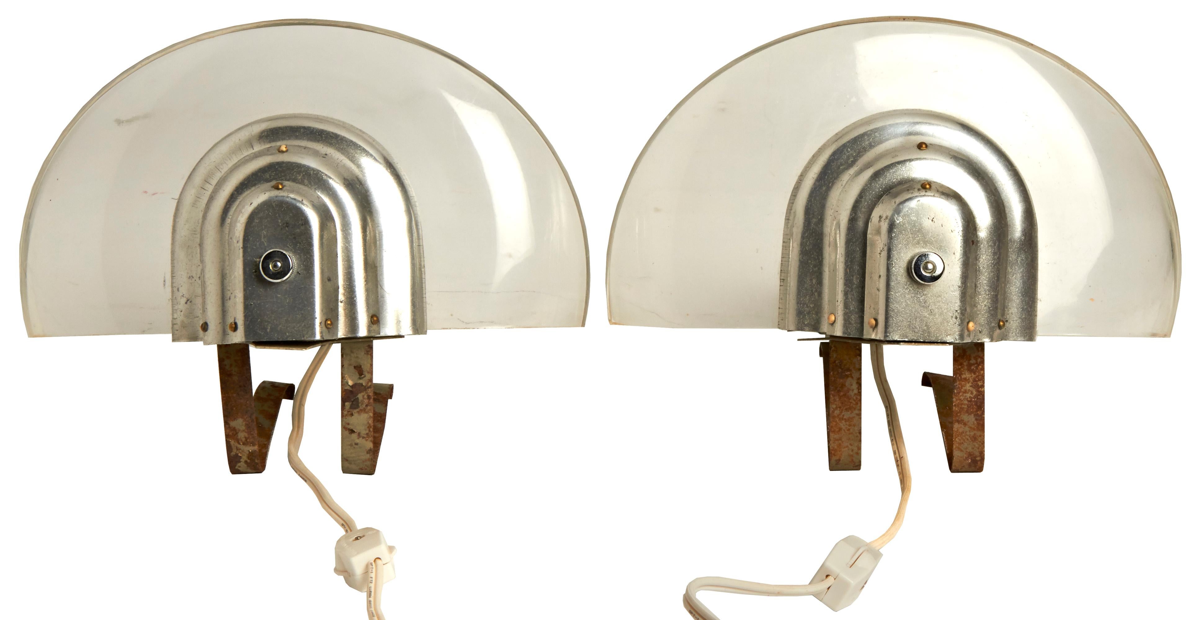 Pair of English Art Deco/Machine Age Aluminum and Plexiglass Headboard Lamps In Good Condition In Port Hope, ON
