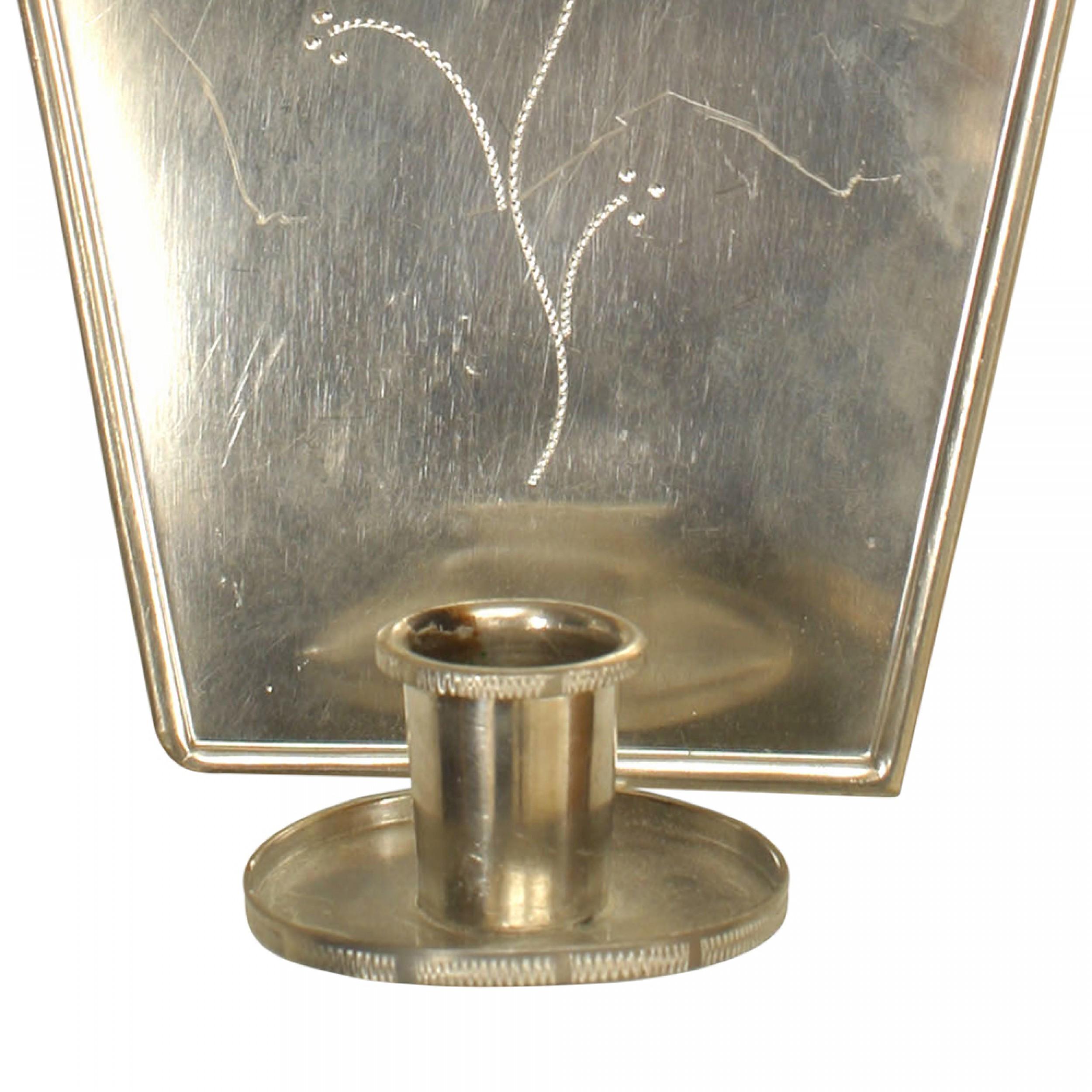 Fait main Paire d'appliques murales en étain de type Keystone de style Art déco anglais en vente