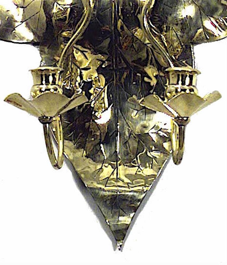 20th Century Pair of English Arts and Crafts Brass Leaf Shaped Wall Sconces For Sale