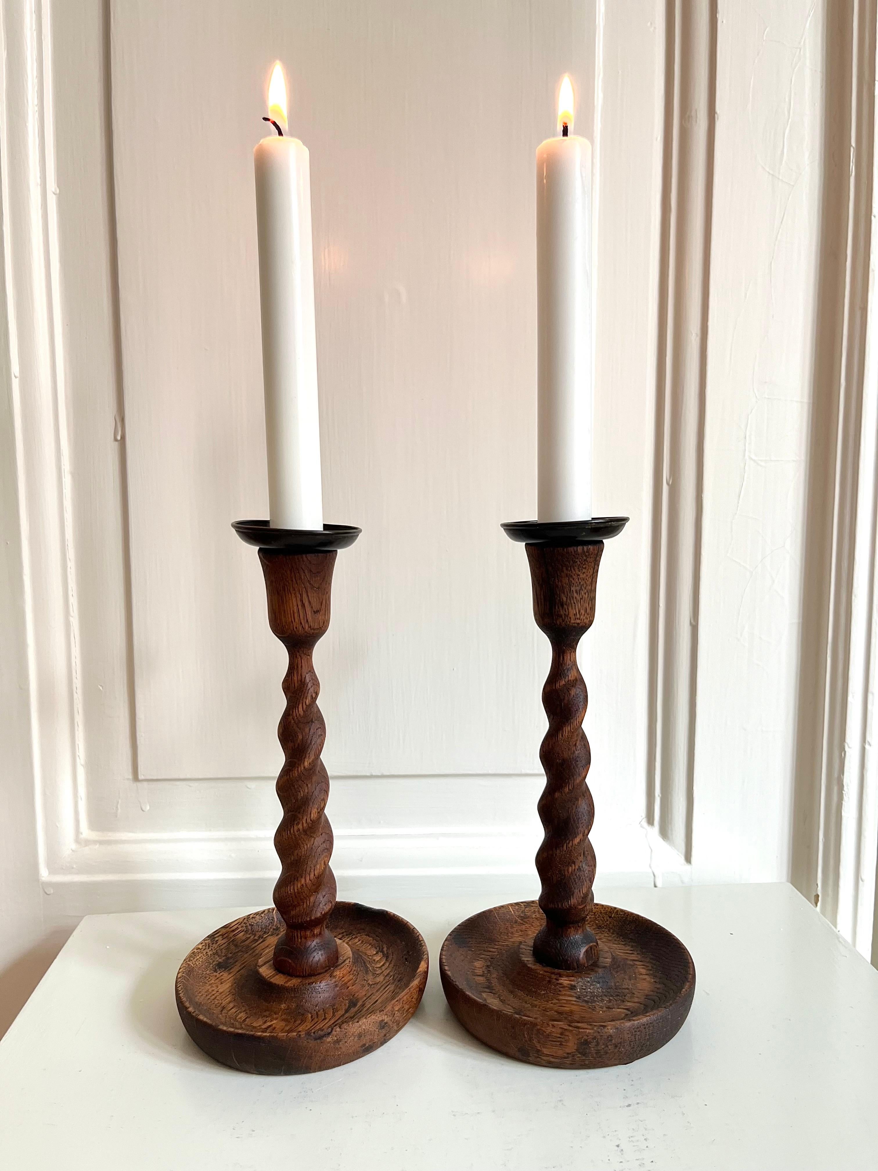 Pair of English Barley Twist Wooden Candlesticks, 1920s In Good Condition For Sale In Frederiksberg C, DK