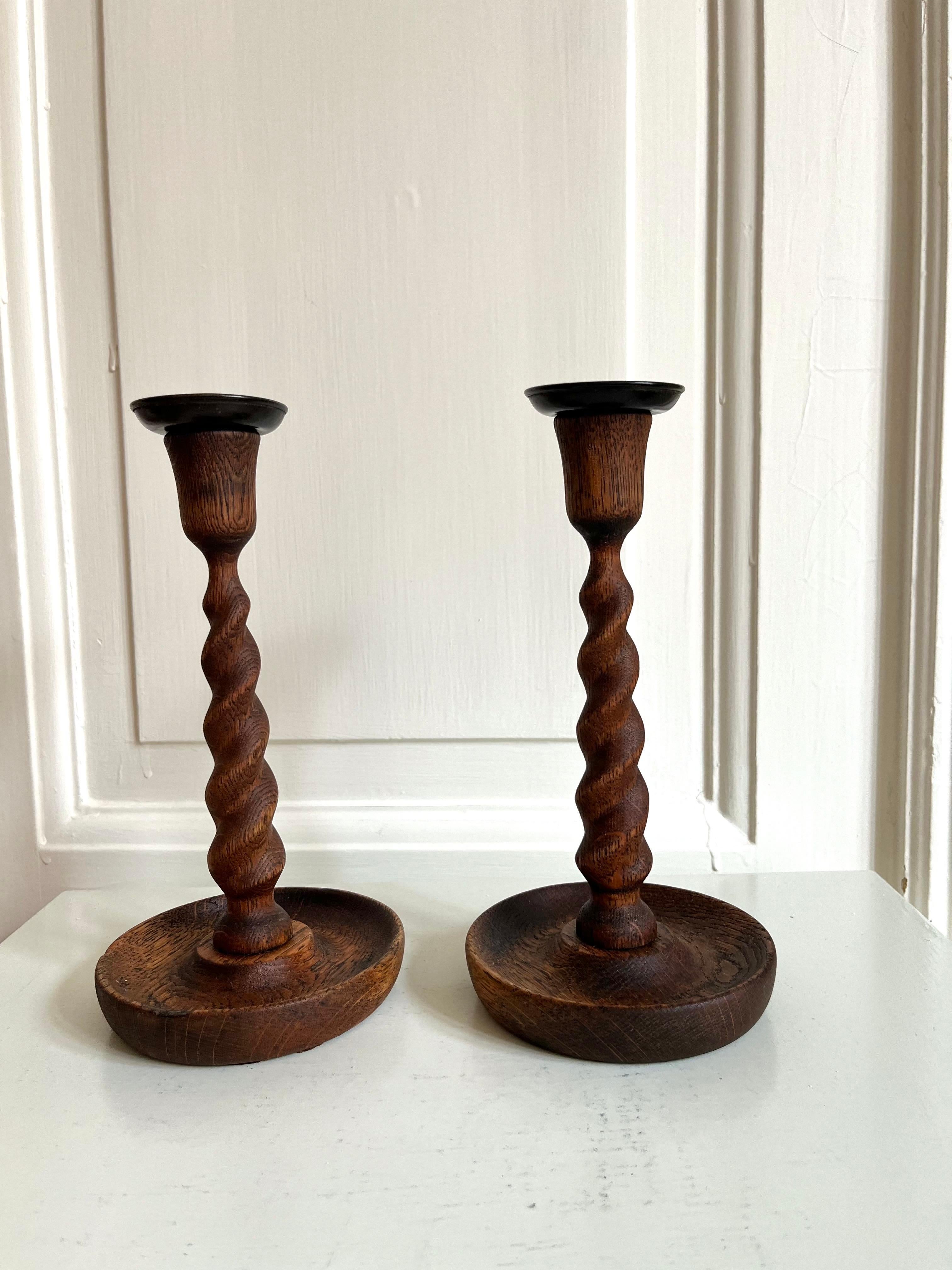 20th Century Pair of English Barley Twist Wooden Candlesticks, 1920s For Sale