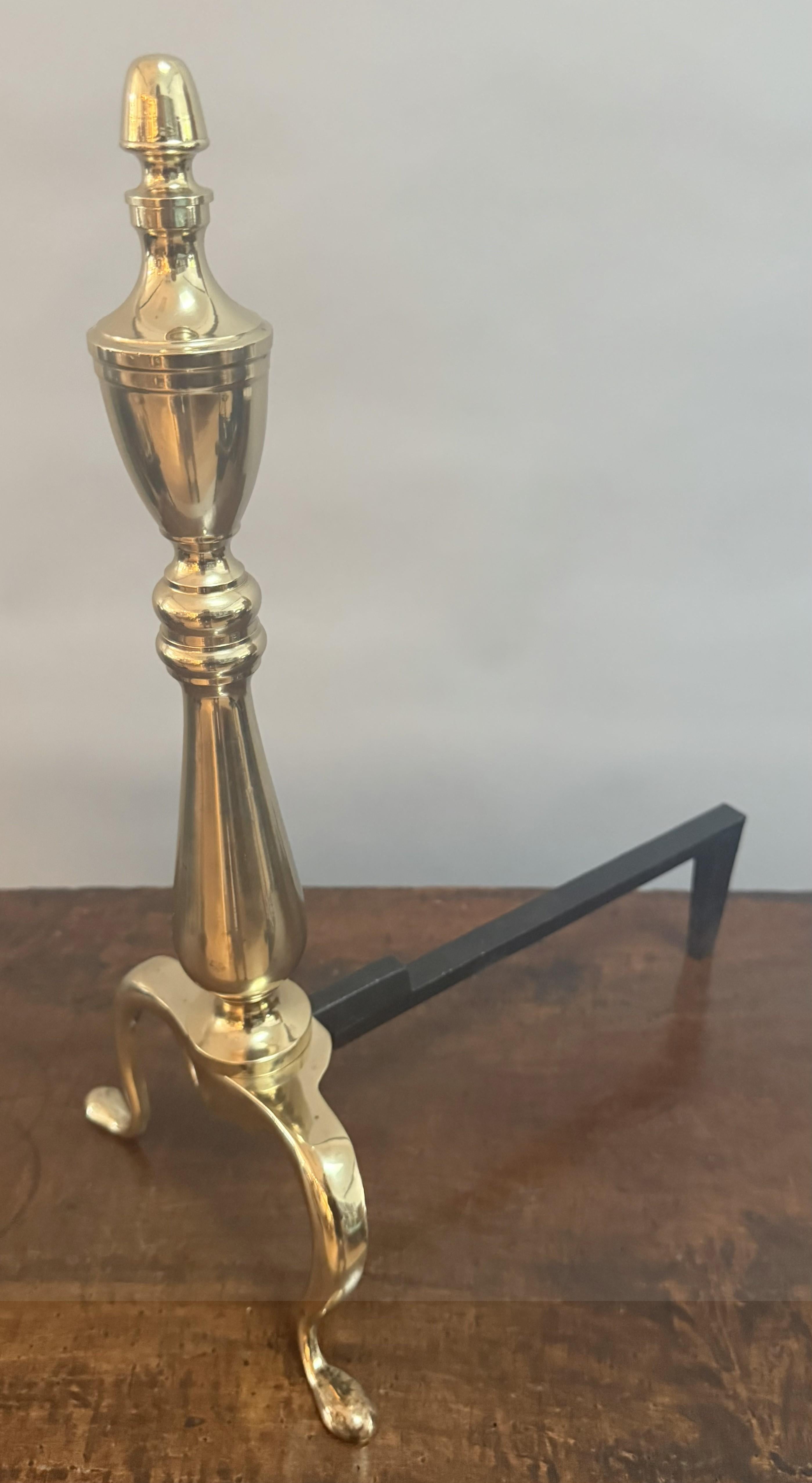 Metal Pair of English Brass Andirons with Classical Finials For Sale