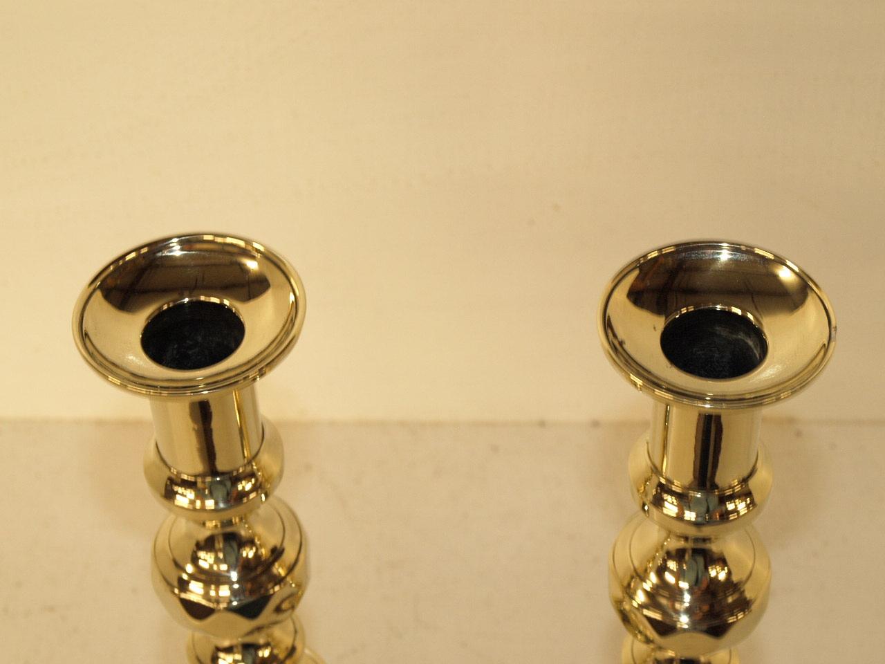 Pair of English Brass ''Beehive'' Candlesticks In Good Condition In Wilson, NC