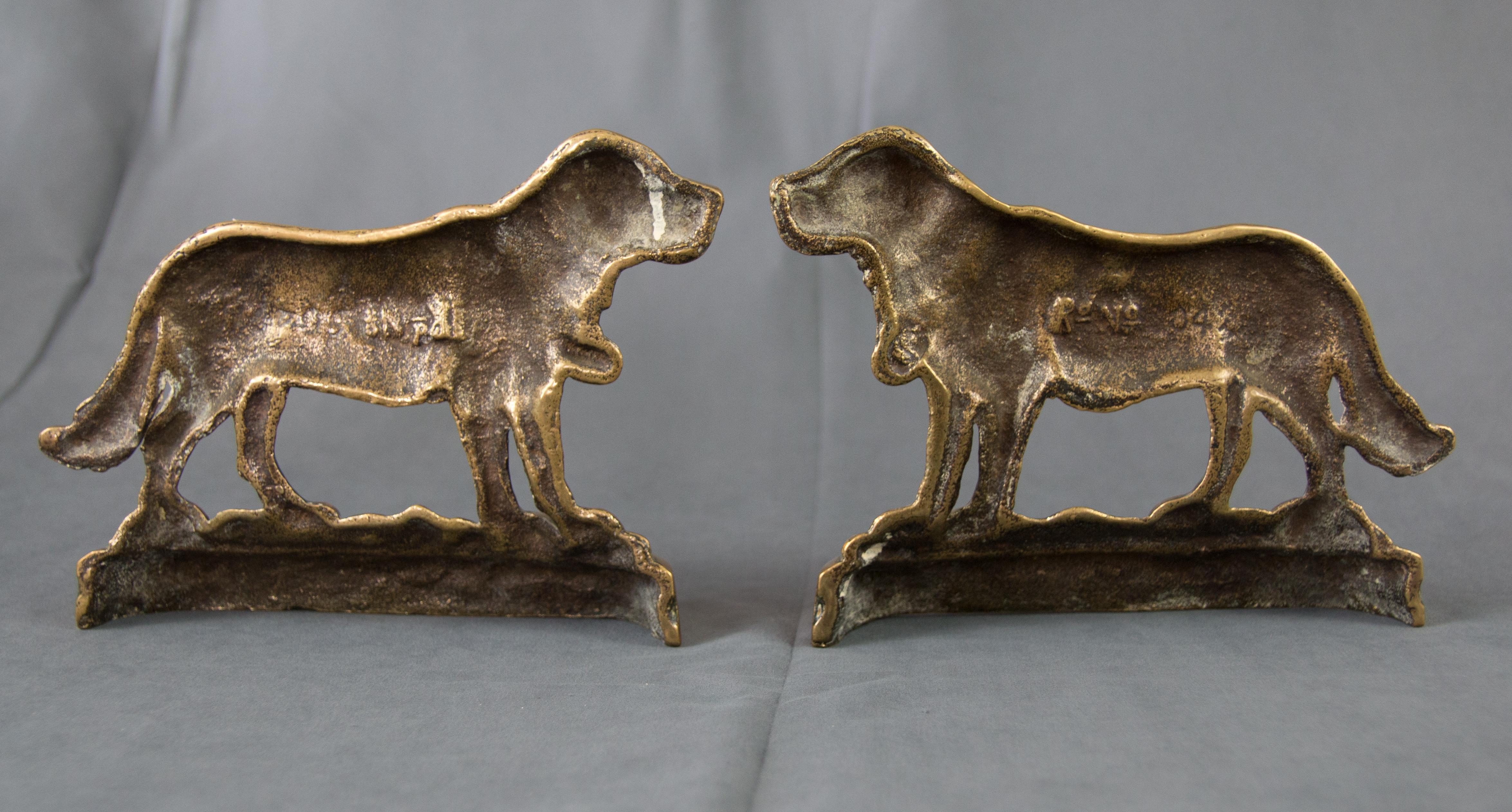 Pair of English Brass St. Bernard Dogs Bookends Mantel Ornaments, circa 1920 2