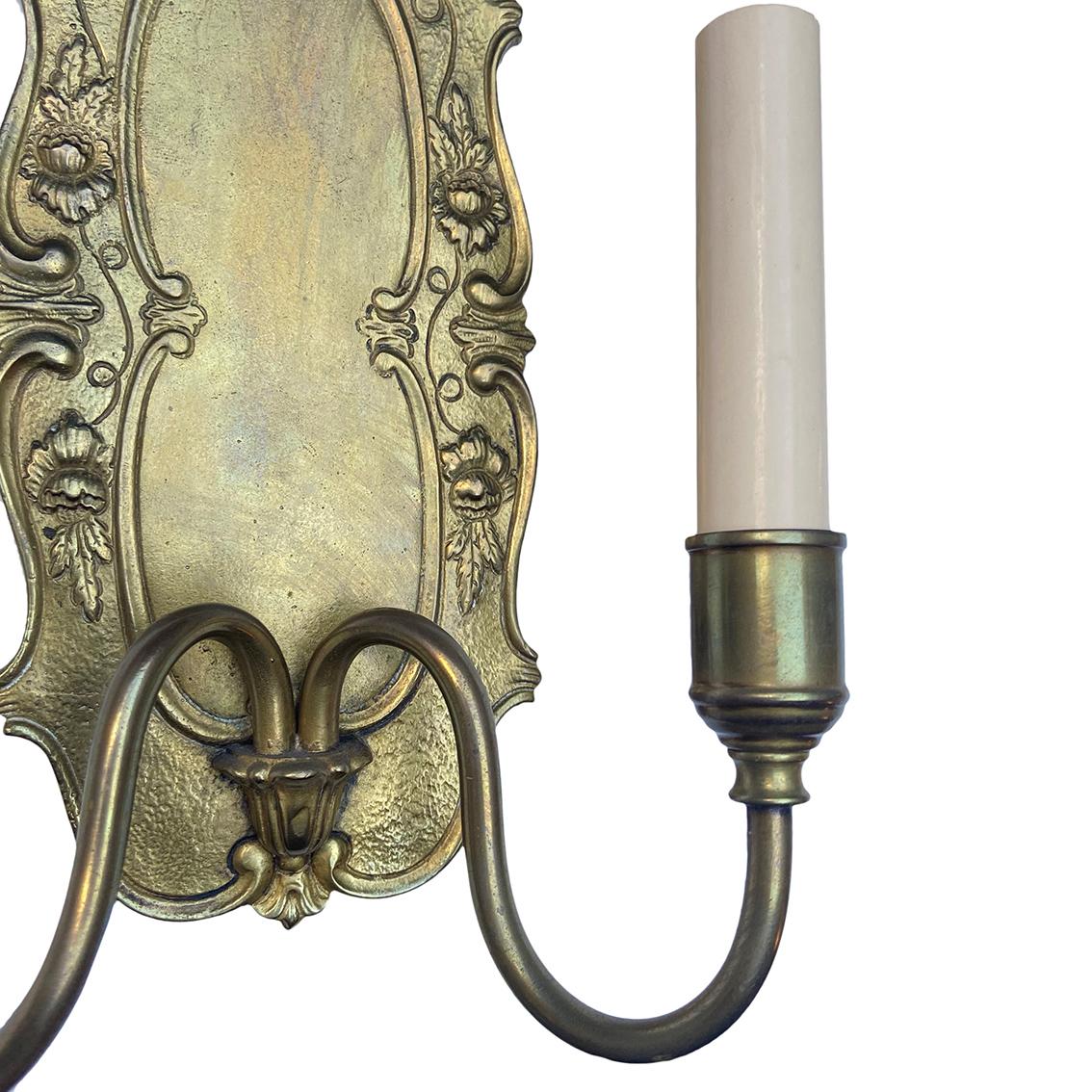 Early 20th Century Pair of English Bronze Sconces For Sale