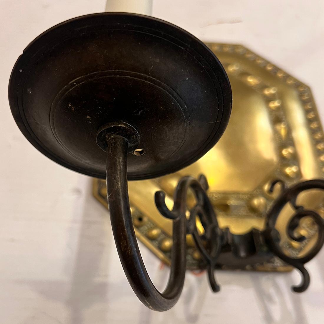 Metà XX secolo Coppia di lampade inglesi in bronzo in vendita