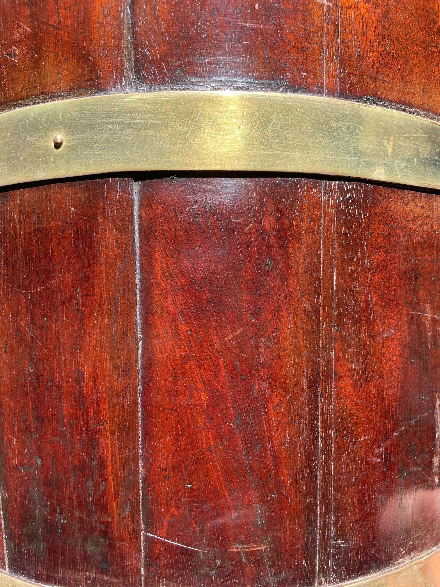 Pair of English Buckets Mahogany and Brass George III In Good Condition For Sale In St.Petersburg, FL