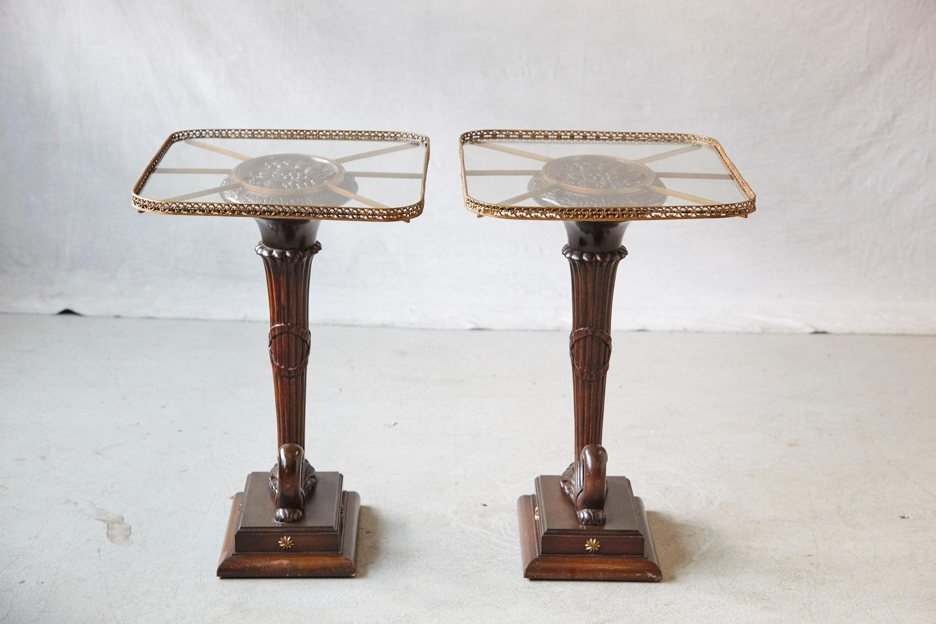 Pair of English Carved Cornucopia Glass Top Side Tables with Brass Galleries In Good Condition In Pau, FR