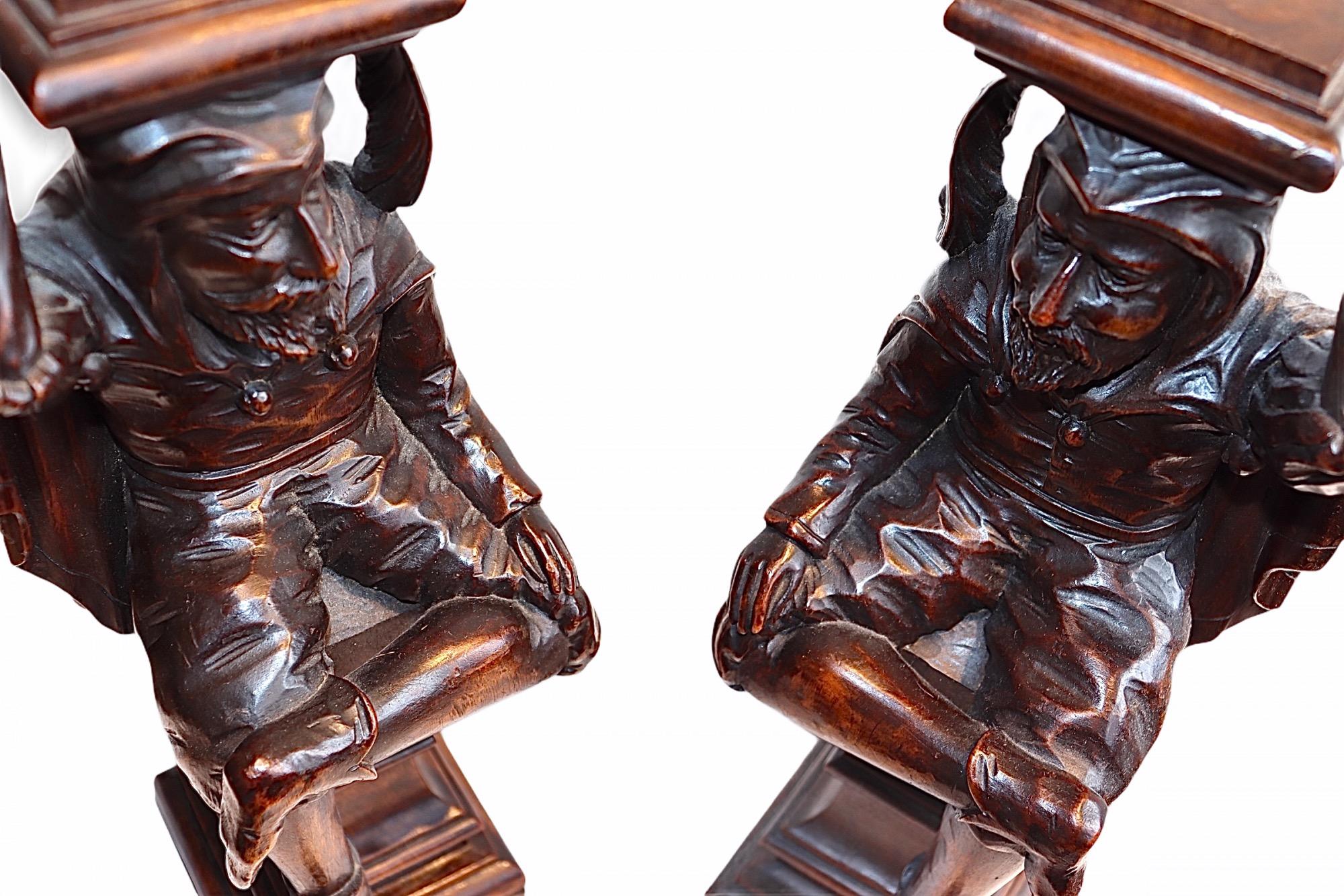 Pair of English Carved Walnut Wood Figures of Court Jesters, 18th Century For Sale 3