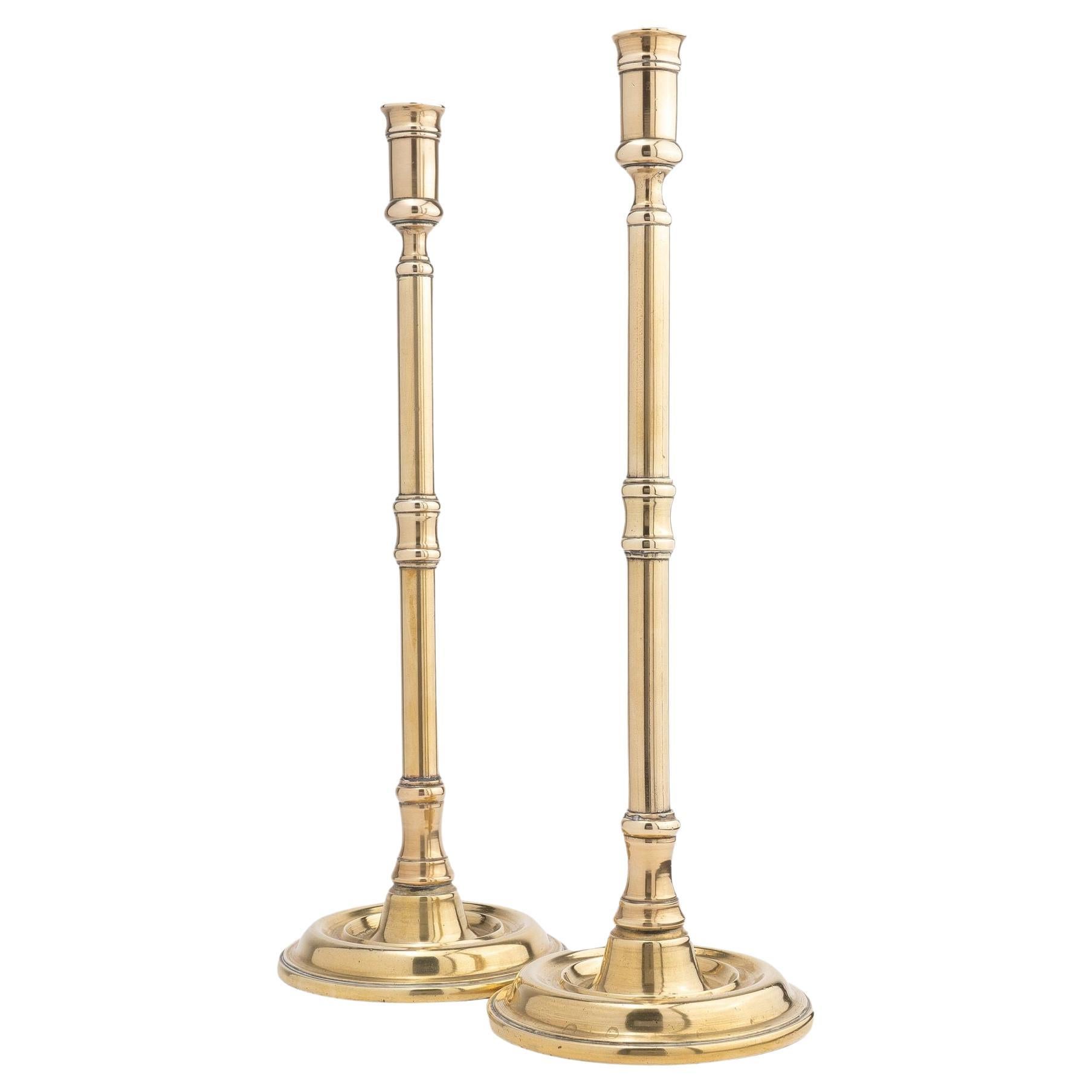 Pair of English cast brass tavern candlesticks, 1850-1900 For Sale