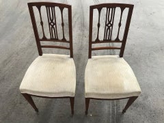 Pair of English chairs in beige velvet