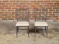 Paar englische chinesische Beistellstühle im Chippendale-Stil aus der Mitte des Jahrhunderts mit Polsterung