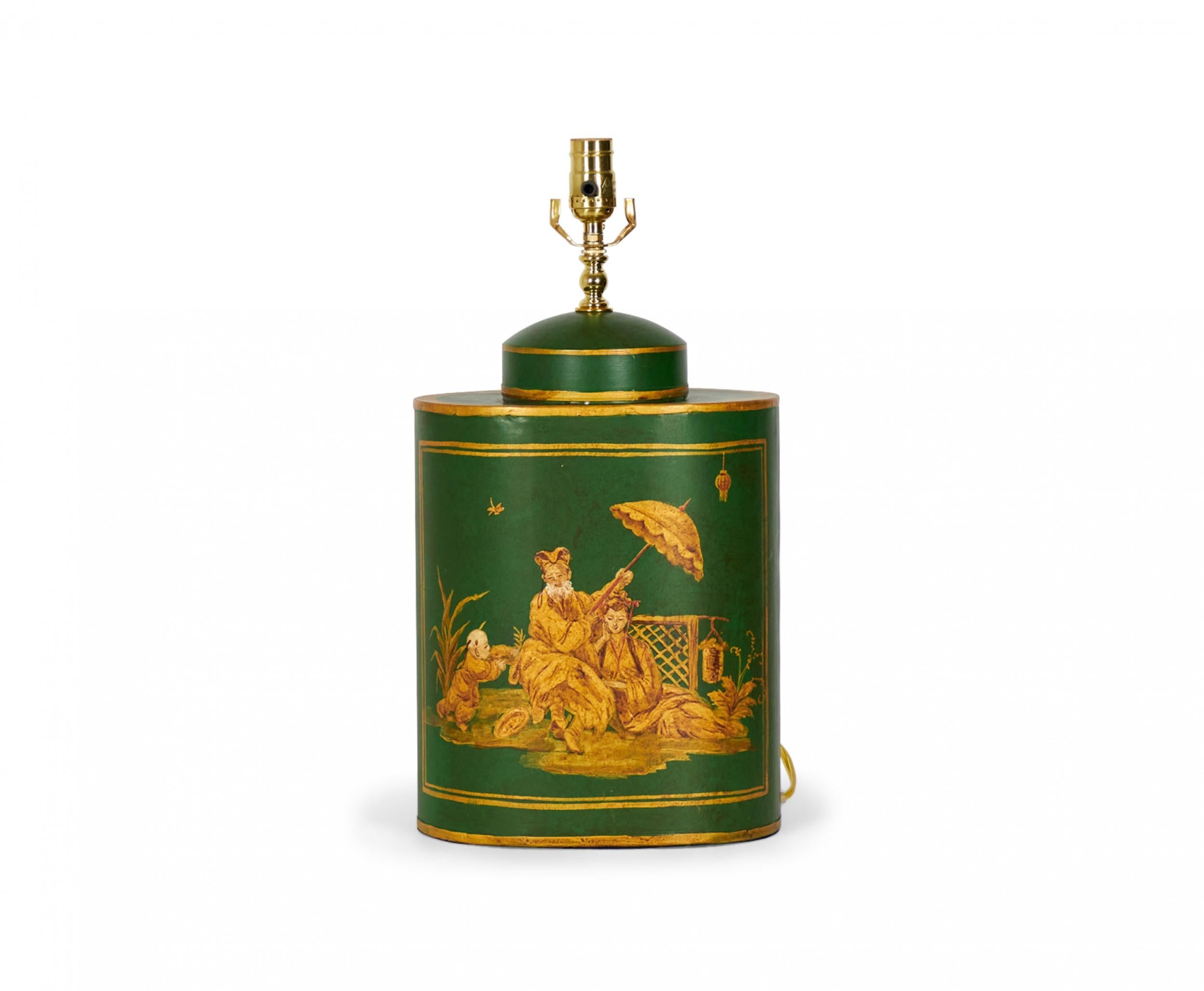 Paire de lampes de table en tôle peintes à la main représentant une scène de genre chinoiseries anglaises en vente 1