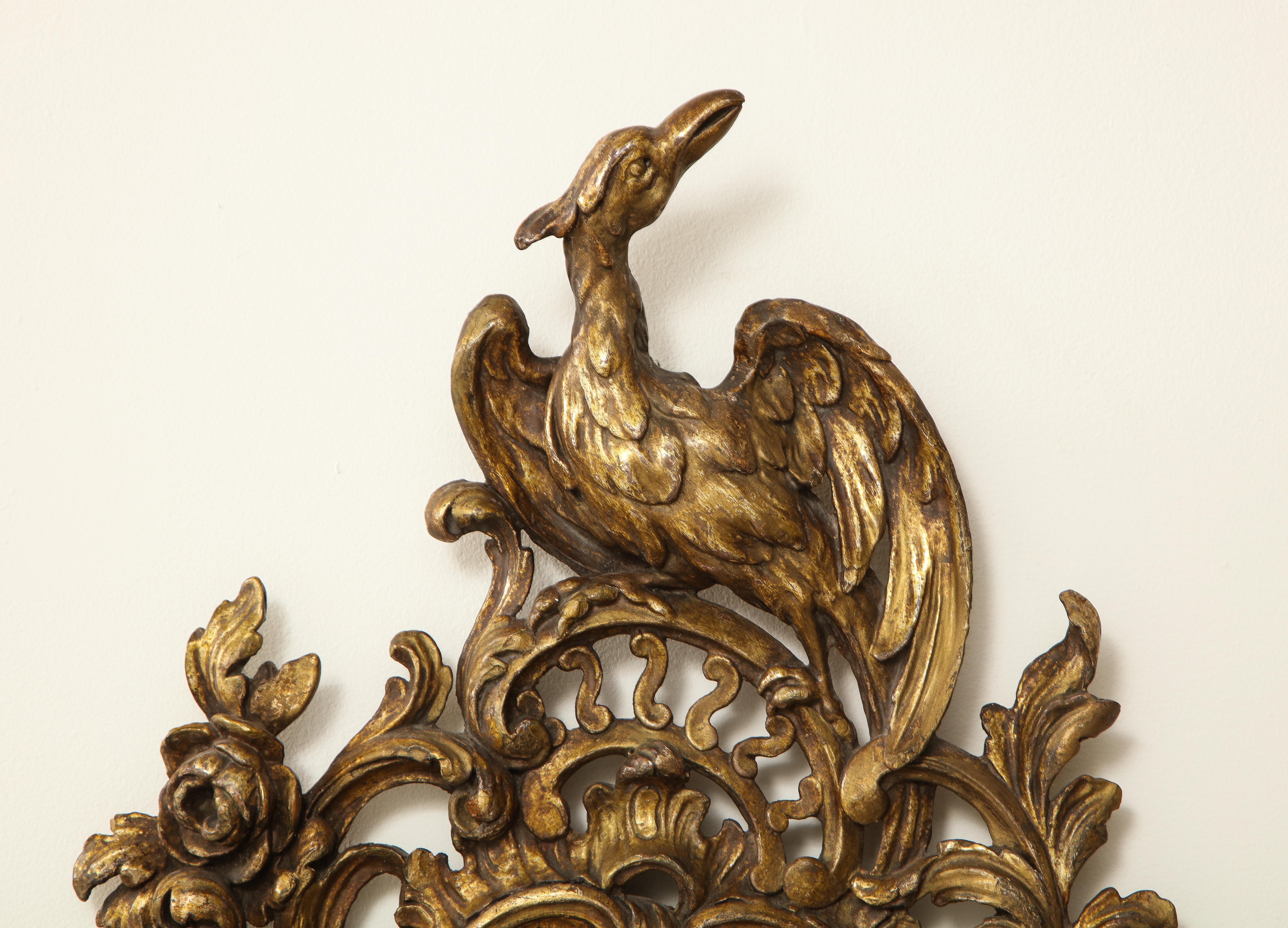 Pair of English Chinoiserie Painted Reverse on Glass Giltwood Mirrored Sconces For Sale 7