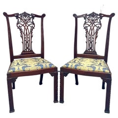 Paire de chaises d'appoint en acajou de style Chippendale anglais, vers 1890.