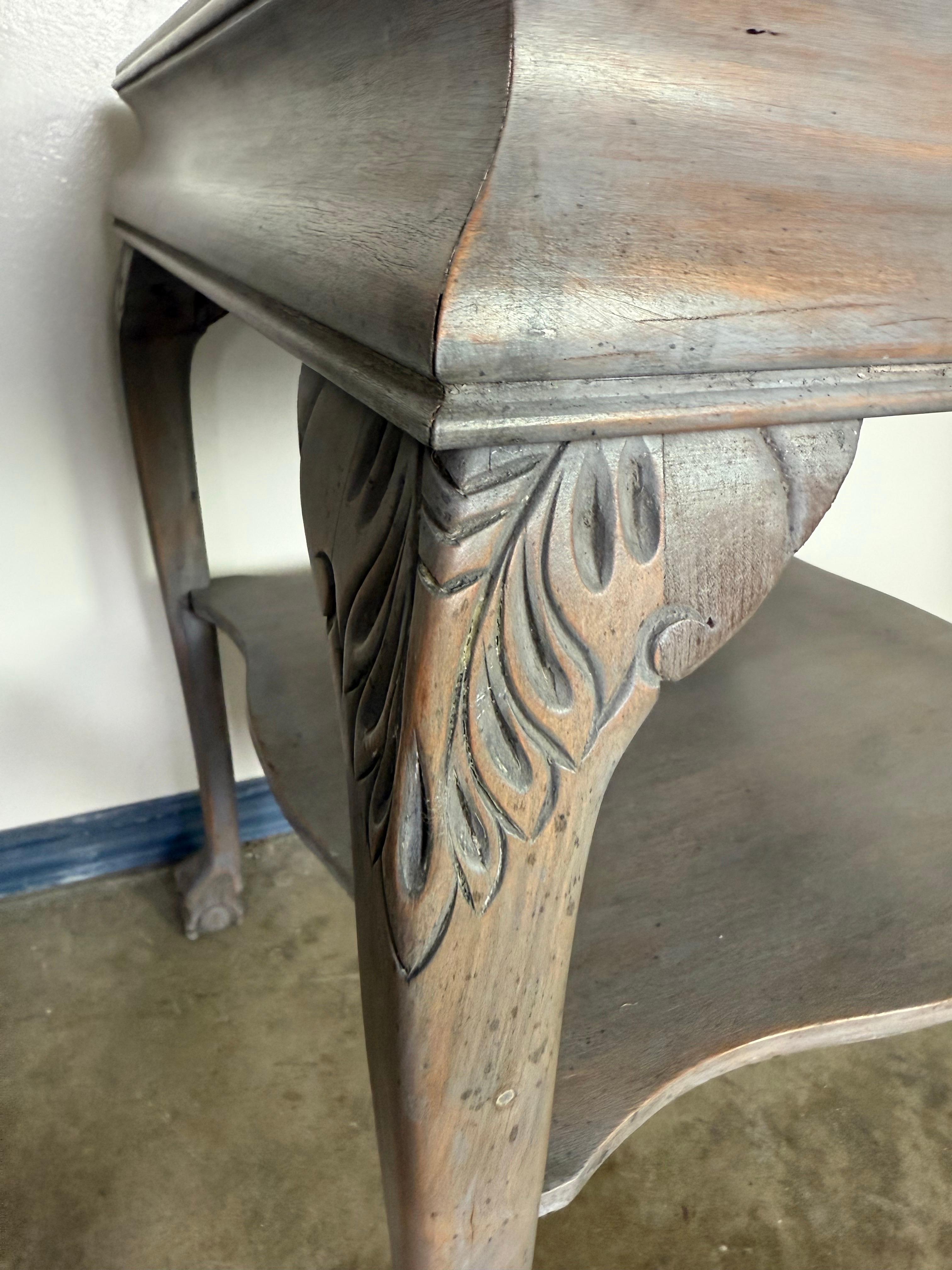 Pair of English Chippendale Style End Tables For Sale 1