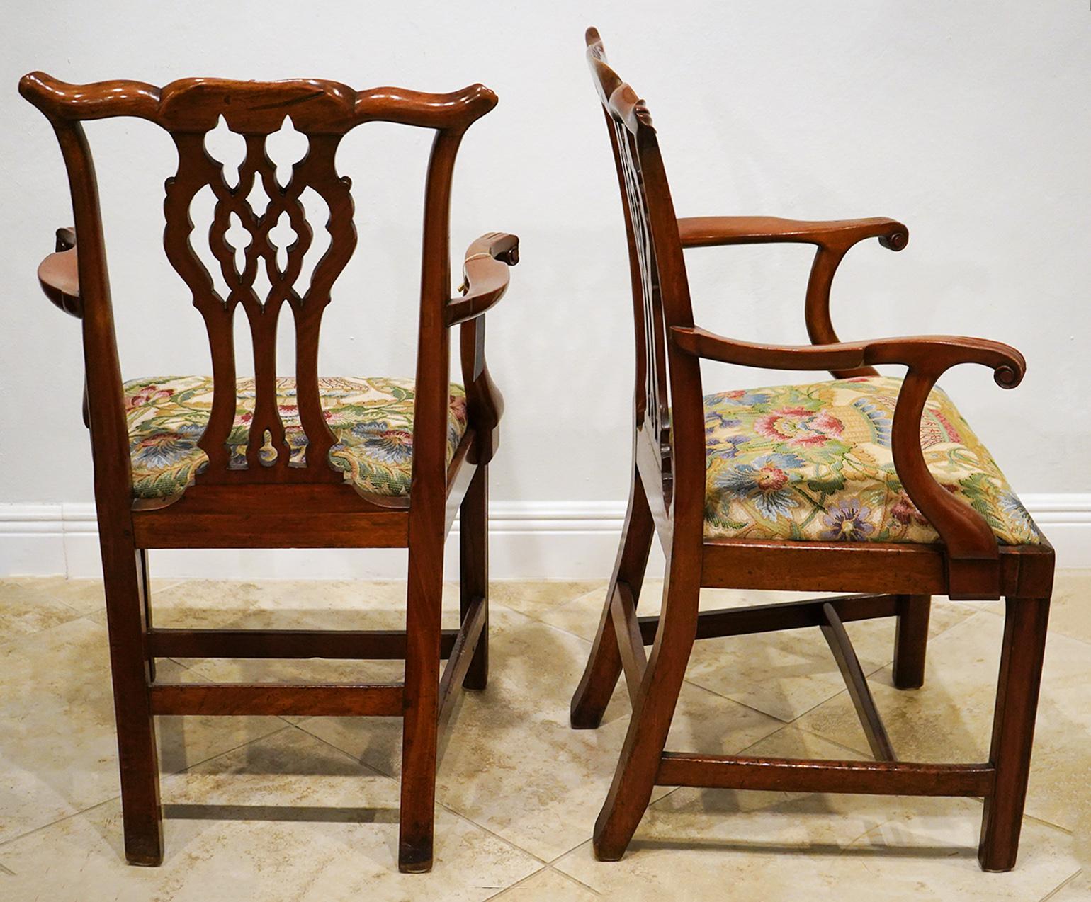 Pair of English Chippendale Style George III Carved Mahogany Armchairs C. 1820 For Sale 3