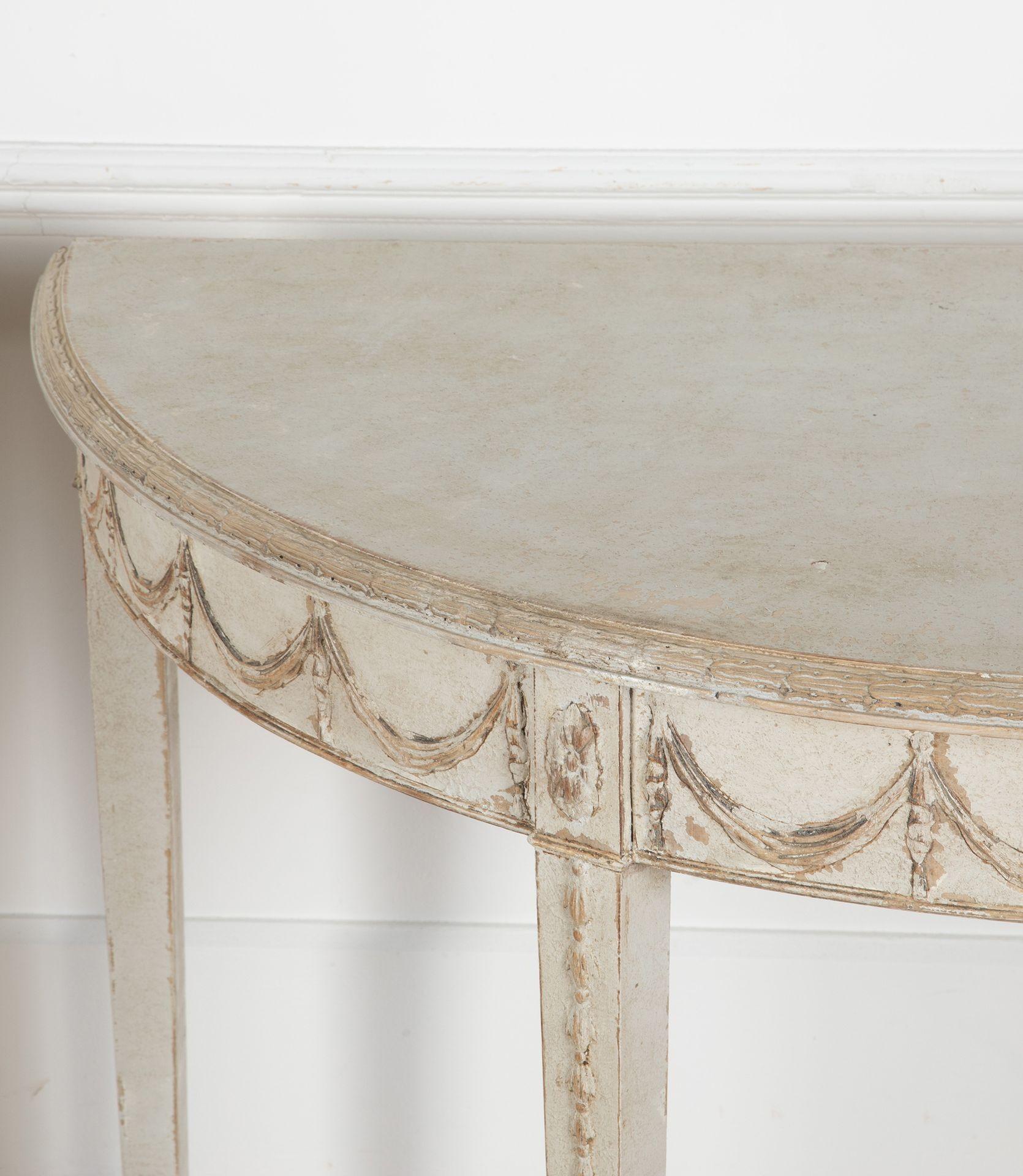 Georgian Pair of English Console Tables in the Hepplewhite Style