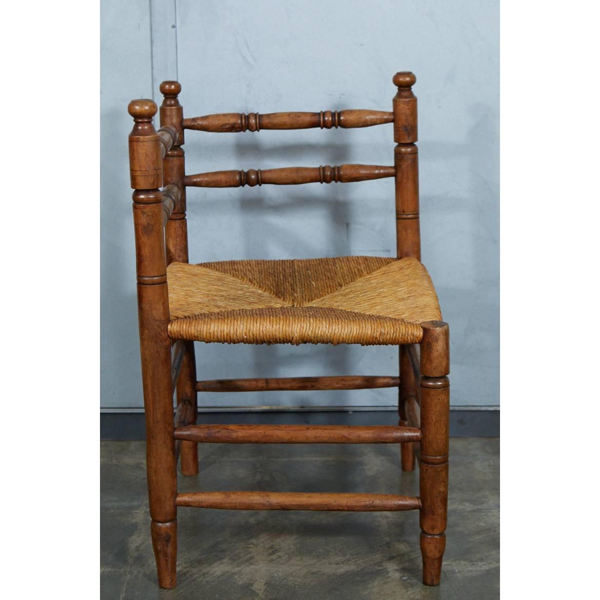 This pair of English corner chairs have rush seats, turned elements throughout. These chairs are an excellent example of 19th century craftsmanship.


 