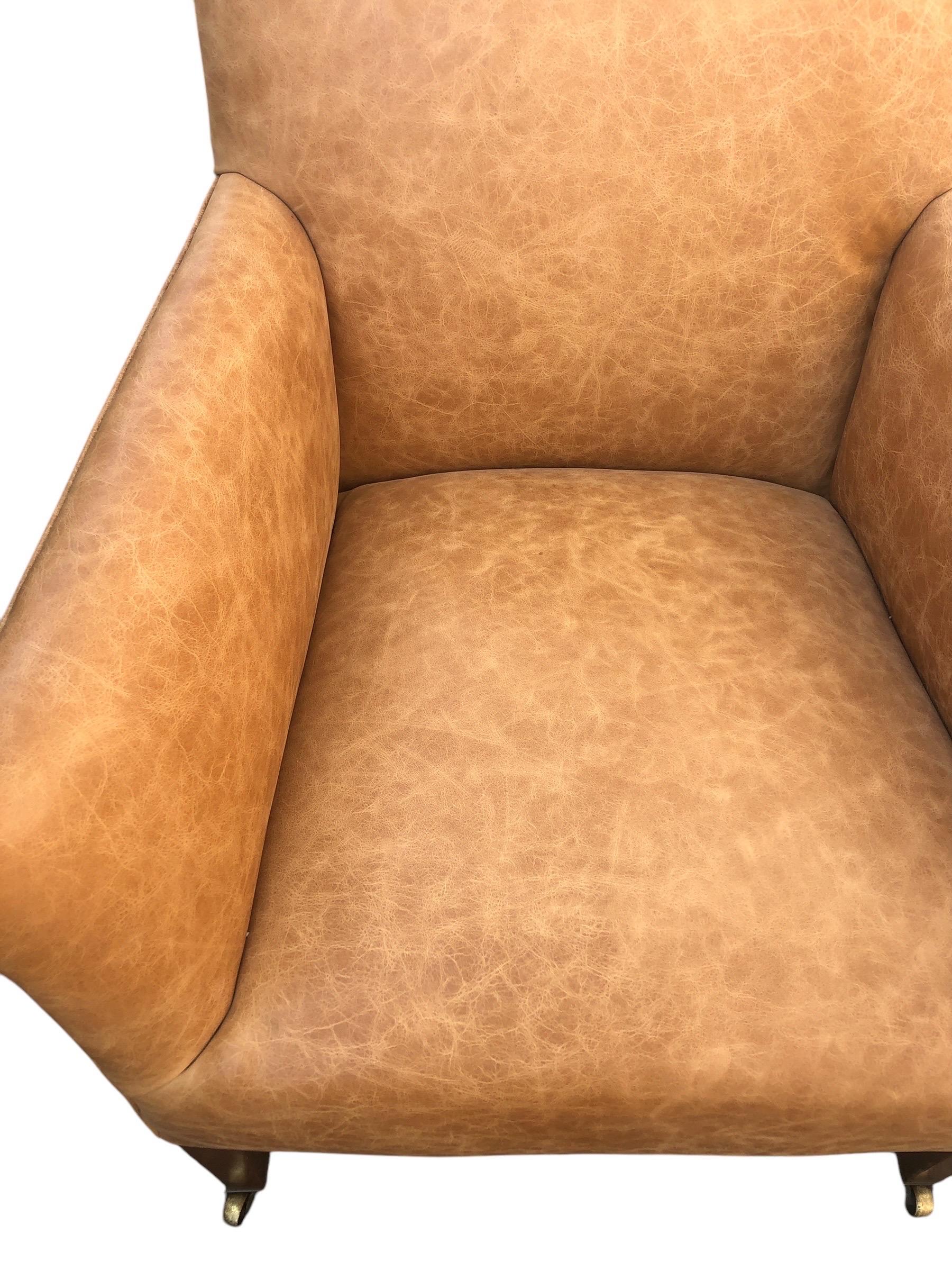 Paire de fauteuils club en cuir de style maison de campagne anglaise en vente 2
