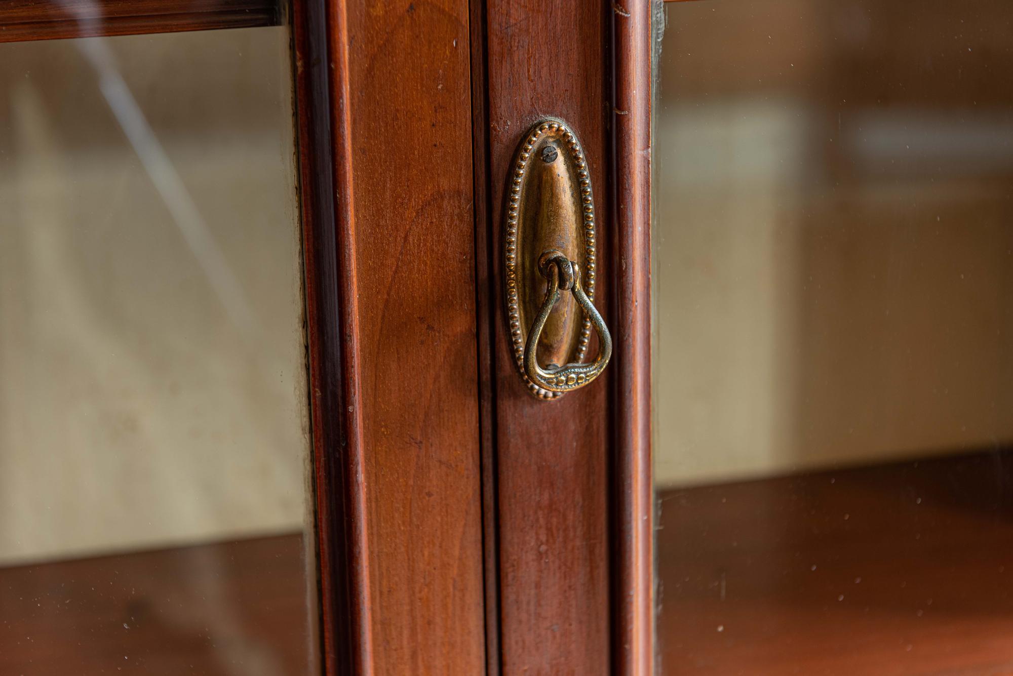 Pair of English Country House Solid Mahogany Glazed Bookcases 5