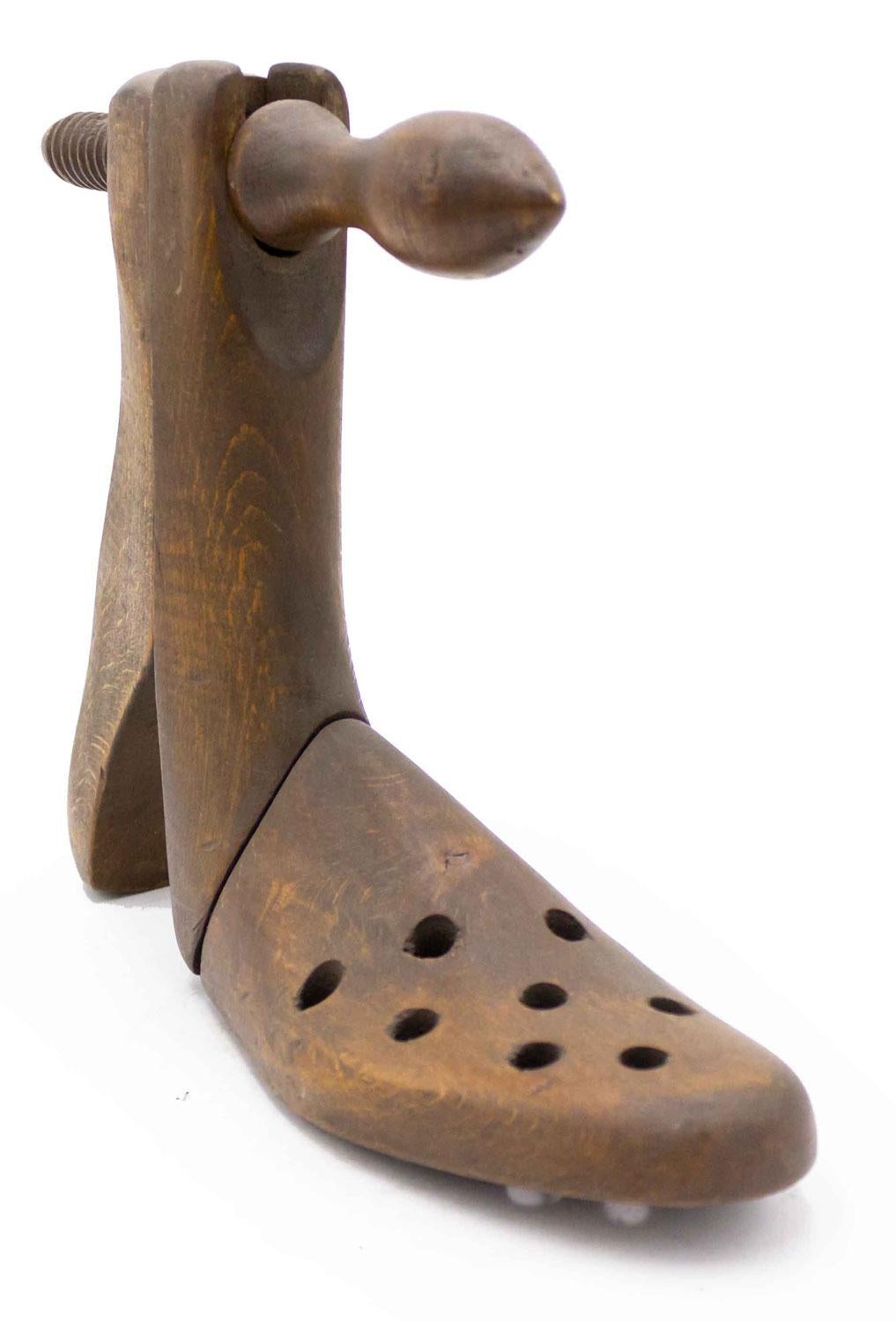 Vittoriano Pair of English Country Pine Boot Shoe Trees in vendita